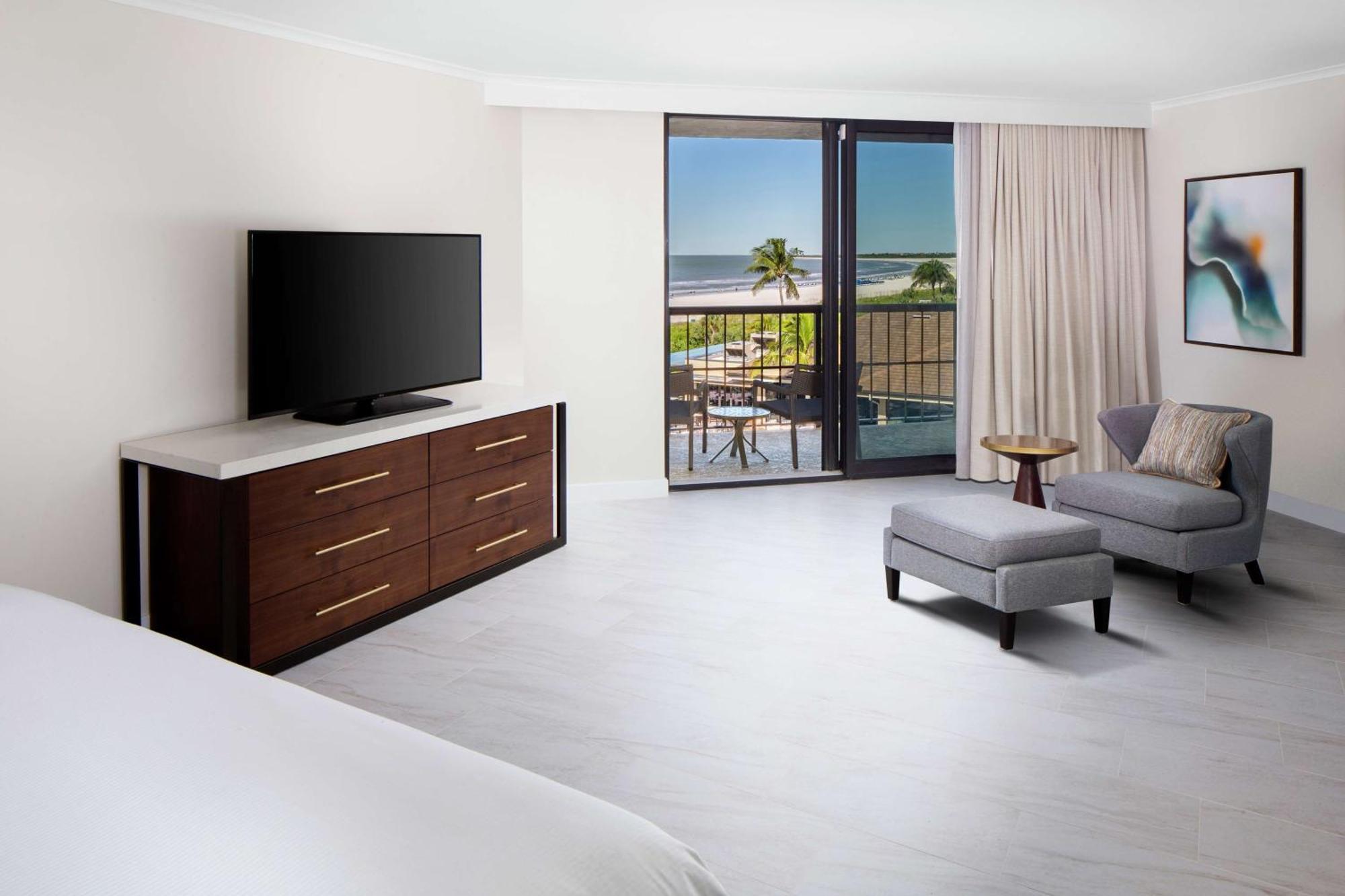 Ocean View Two room Suite 1 King Bed
