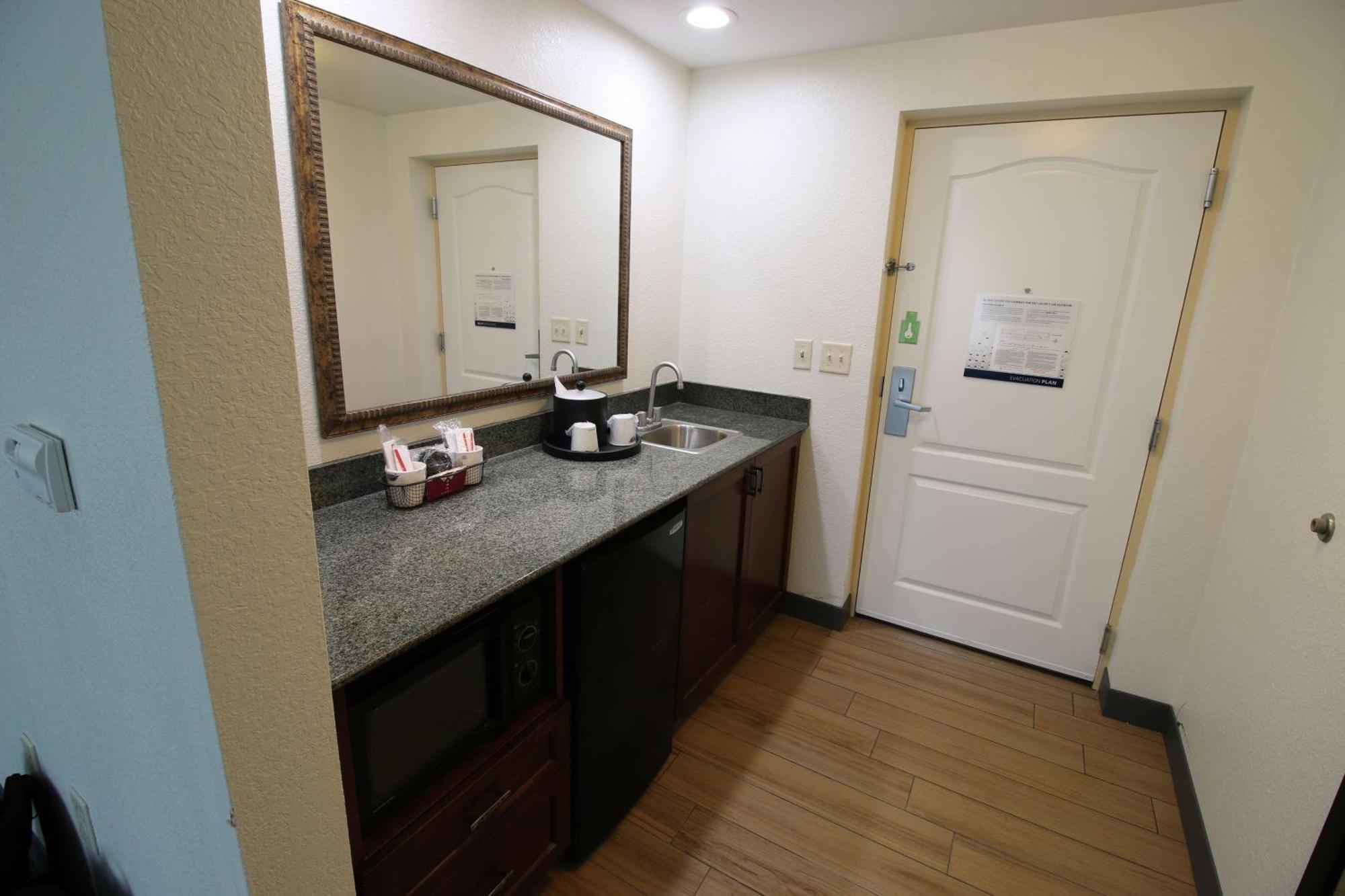 Queen Studio Suite with Two Queen Beds and Sofa Bed - Non-Smoking