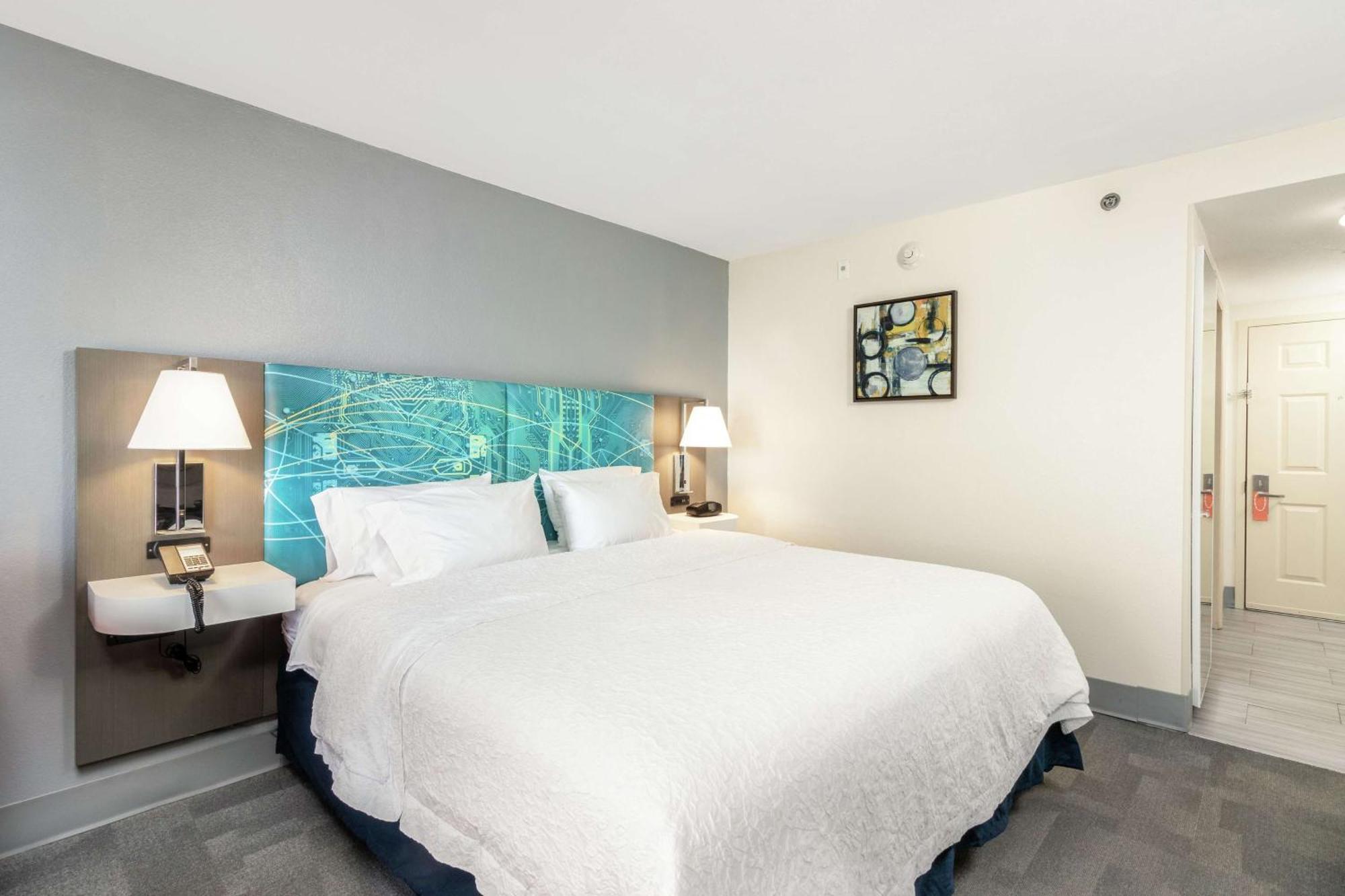 Oceanfront King Accessible with Tub