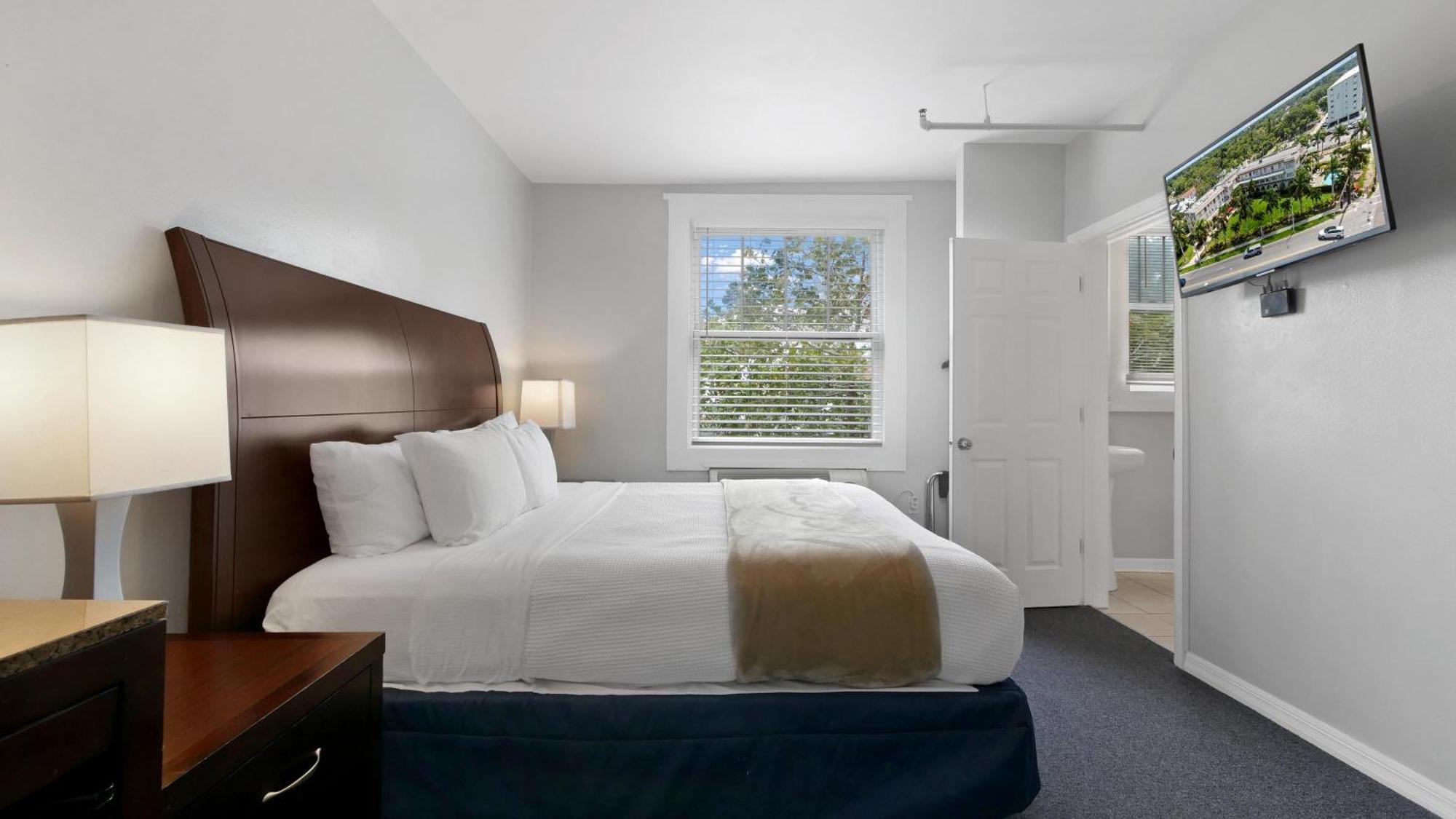 King Room,1572740585:JPEG