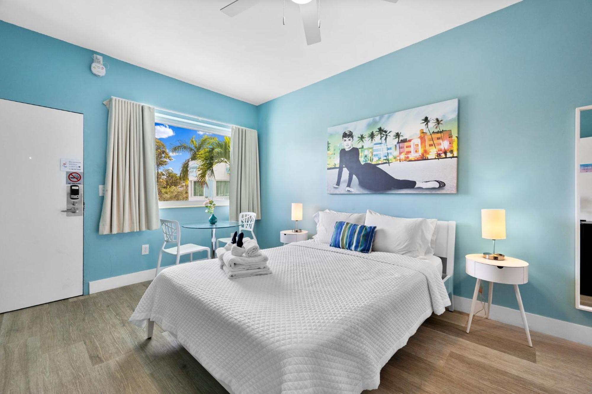 Standard Queen Room
