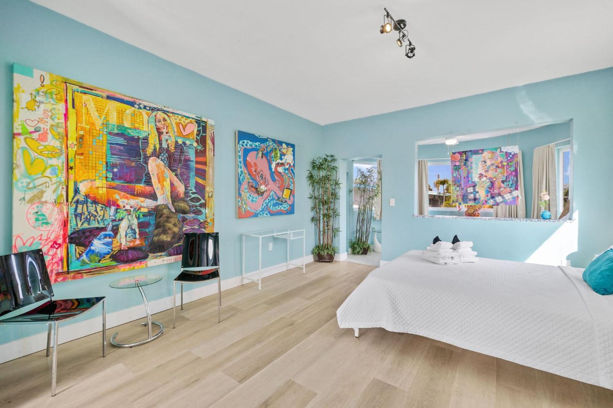 Deluxe Queen Suite
