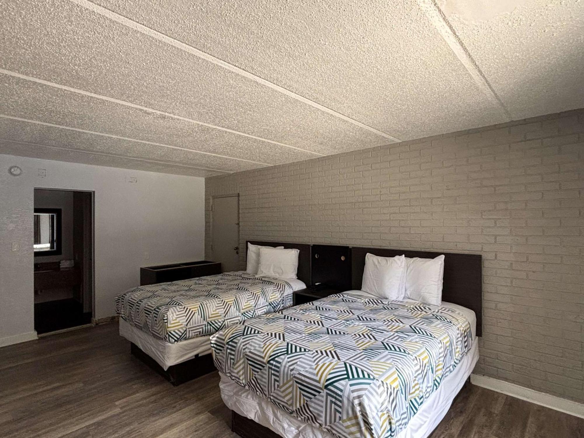 Double Room with Two Double Beds - Non-Smoking