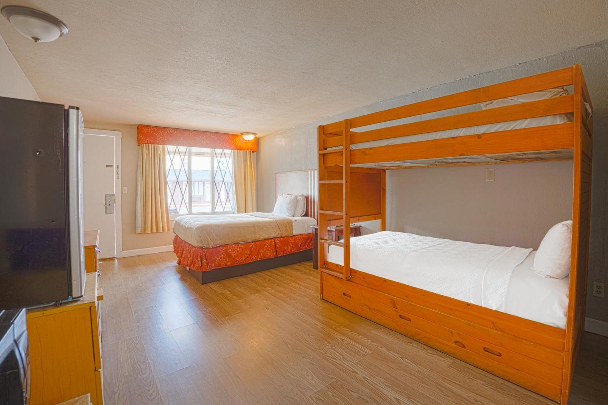 Family Studio Full Bed Bunk Bed