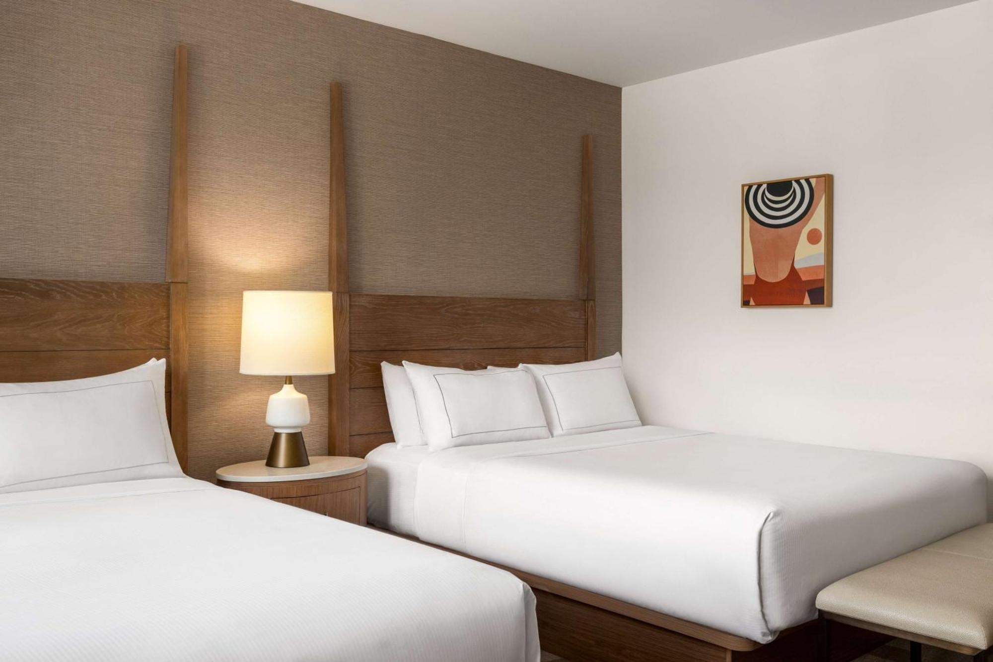 2 Queen Beds Standard City View Disability Access Disability Access