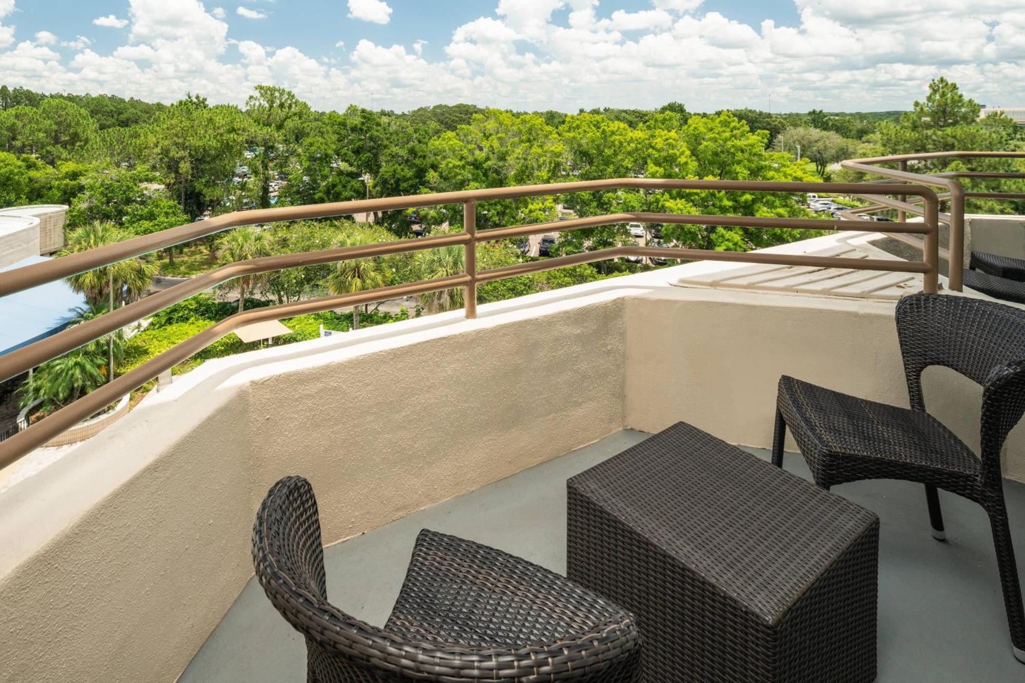 Zimmer Traditional mit 1 Kingsize-Bett und Balkon