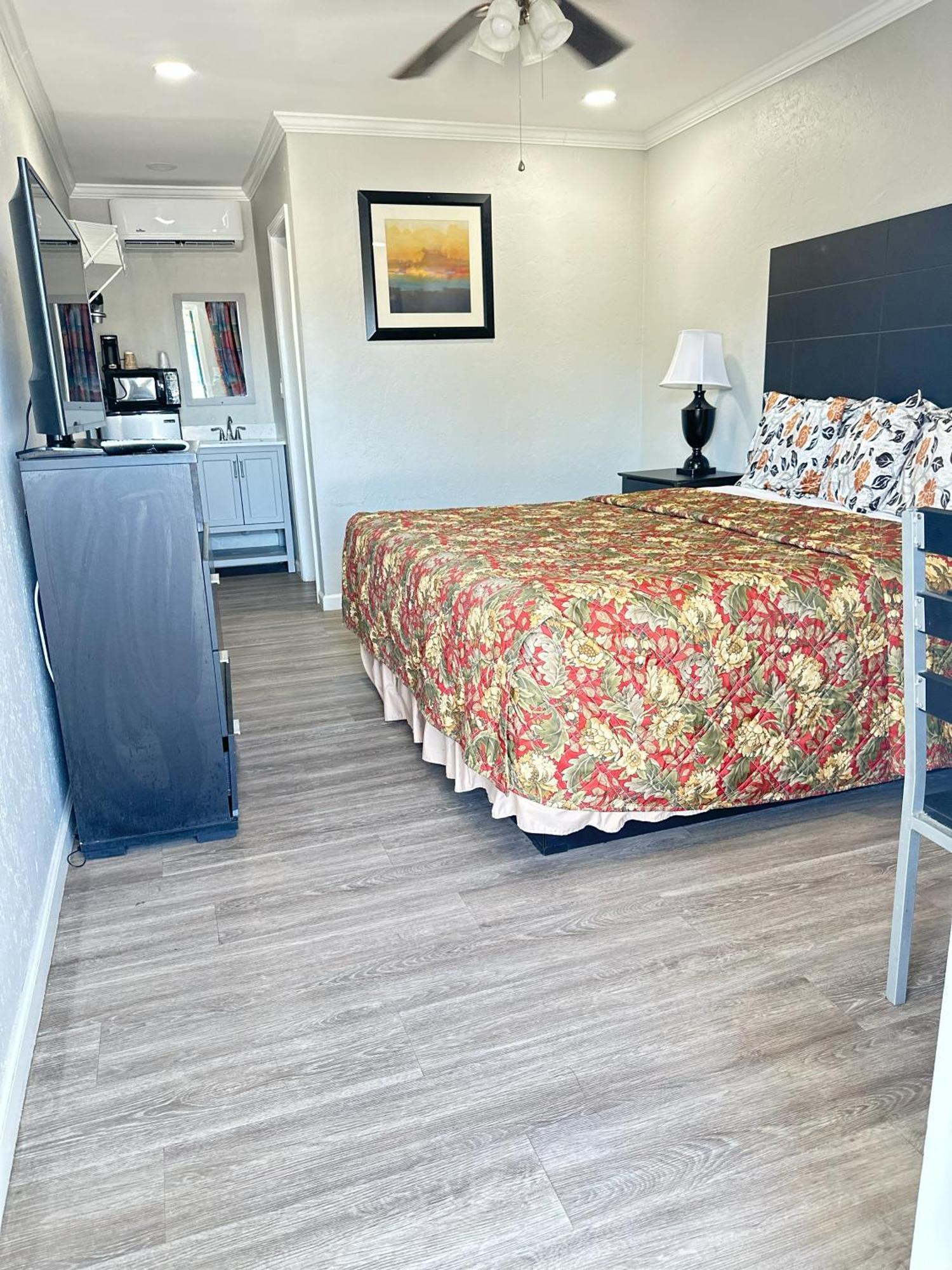 Standard Room with One King Bed -  Non-Smoking