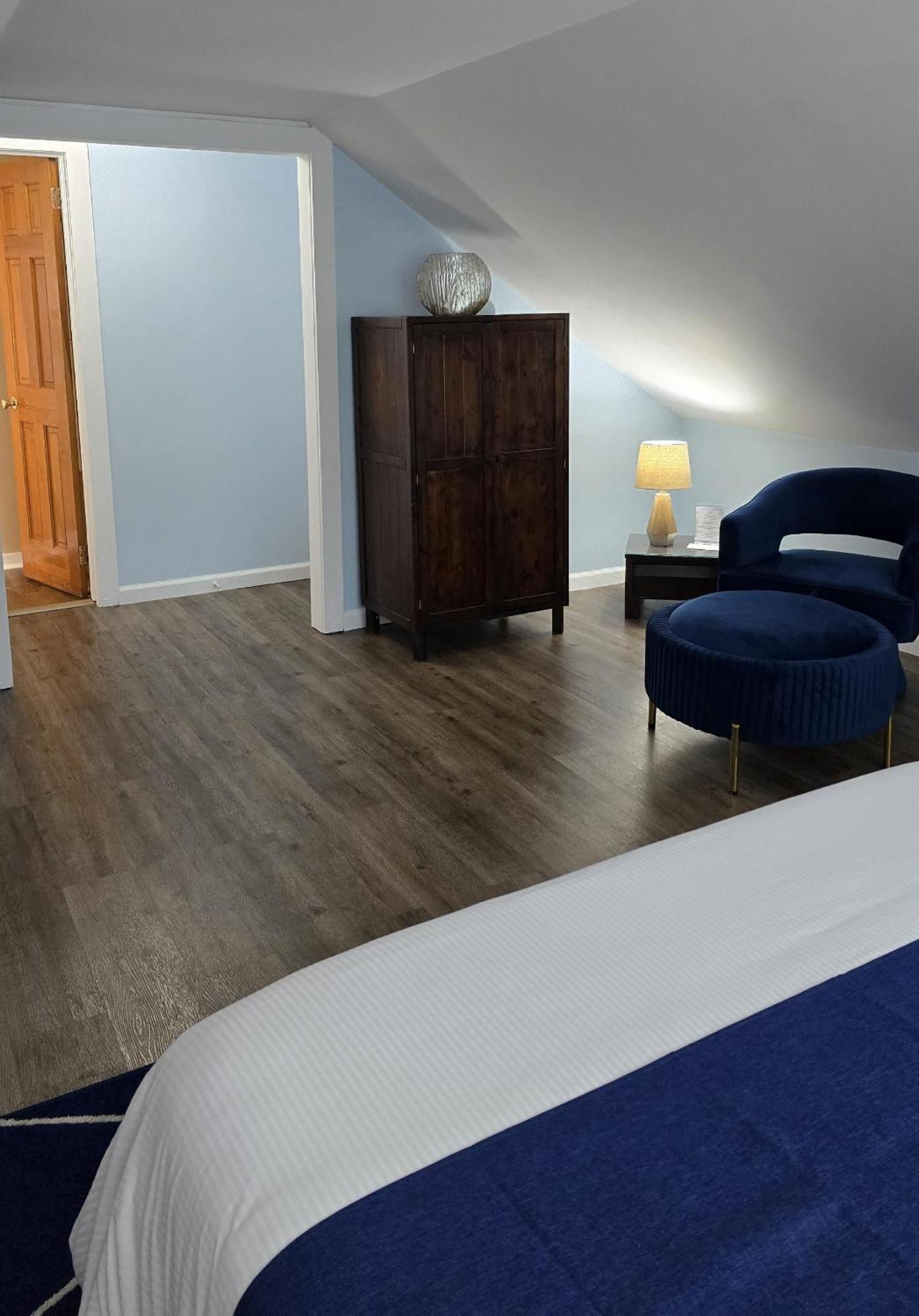 Queen Room