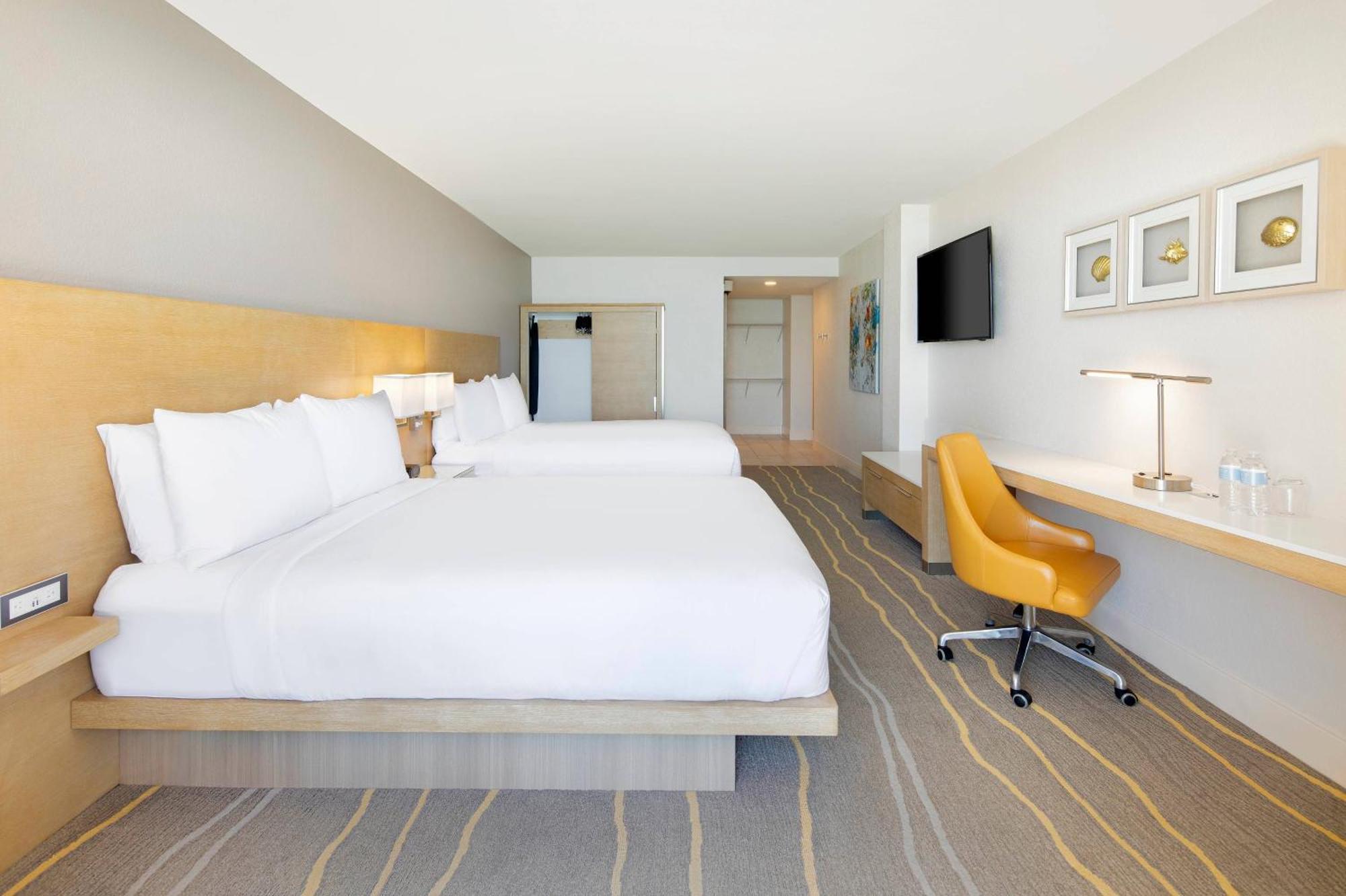 Queen Room Balcony Oceanfront