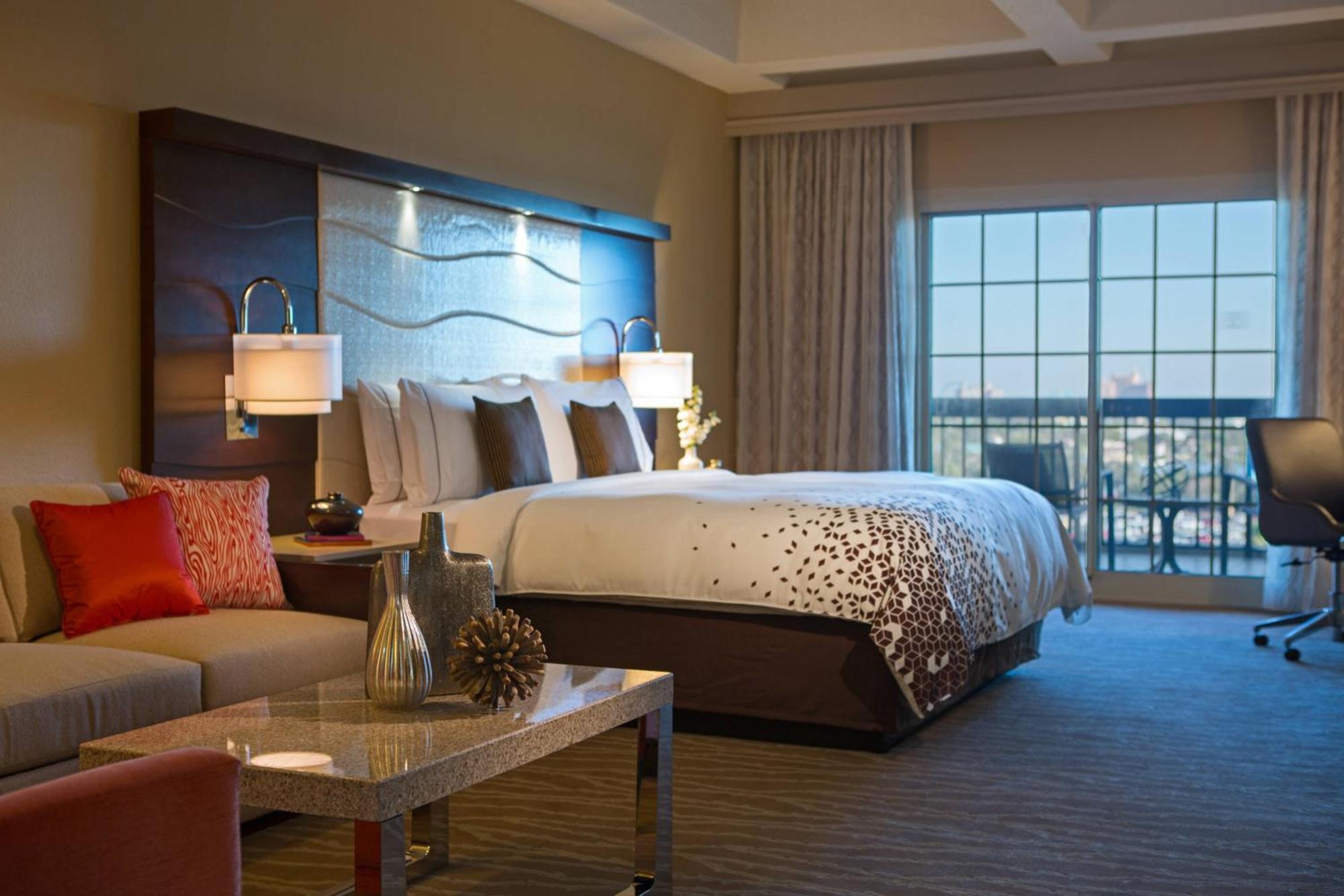Chambre Lit King-Size ou Lit Queen-Size - Vue sur Piscine