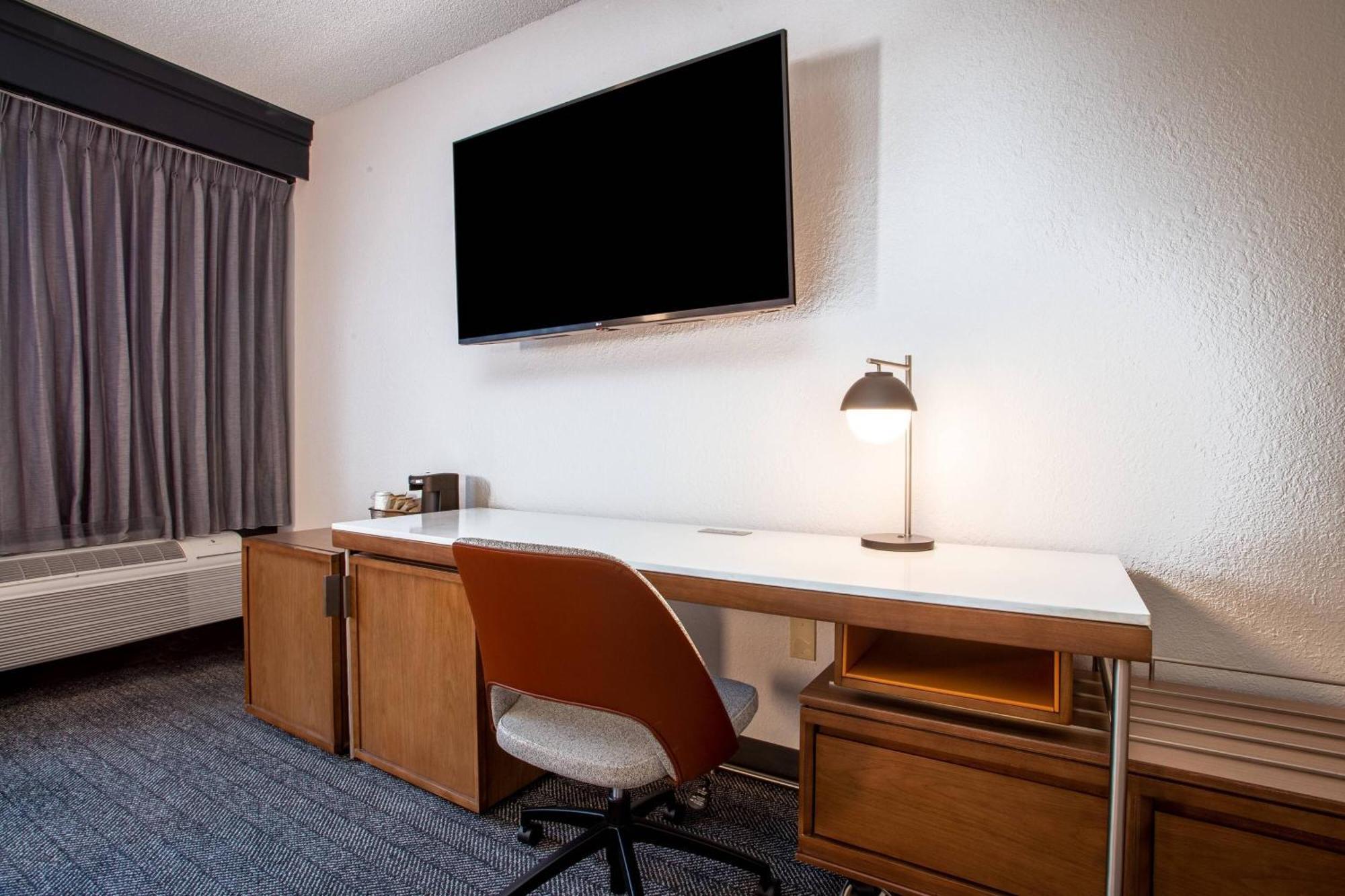 Quarto com Cama King-size