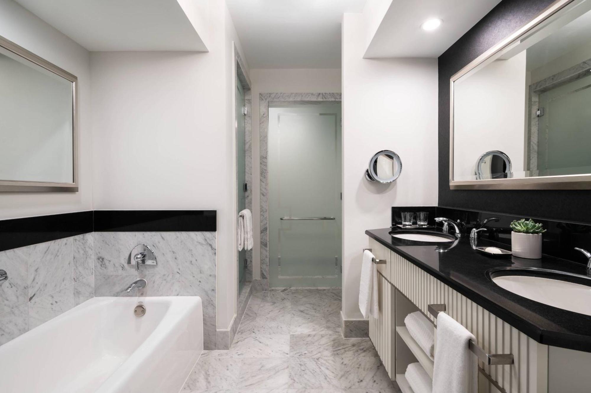 Chambre Classique avec 2 Lits Doubles