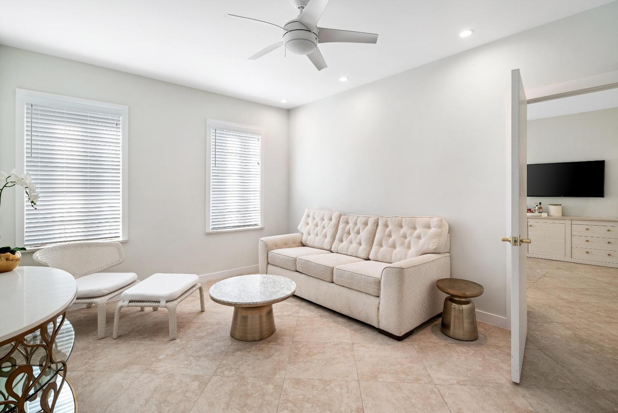 Suite King ADA con Vista Oceano Parziale