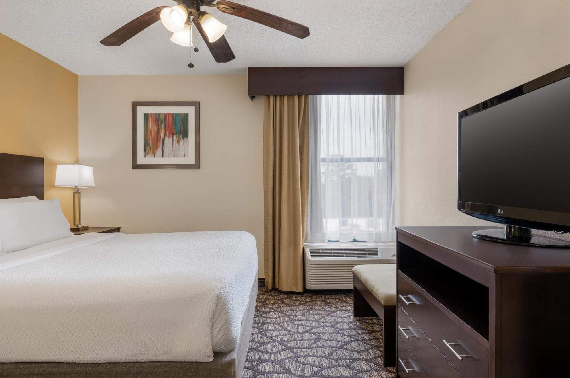 Executive King Suite,1642325817:JPEG