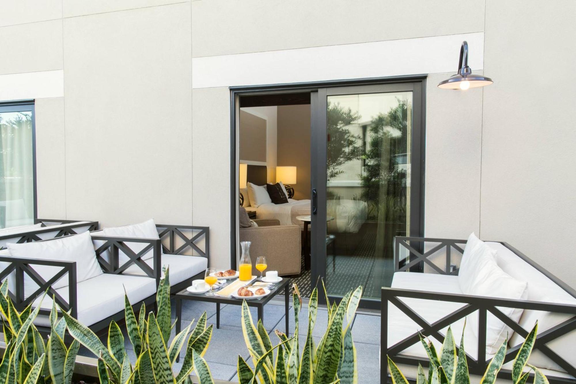 Zimmer mit Kingsize-Bett und Terrasse - Nichtraucher