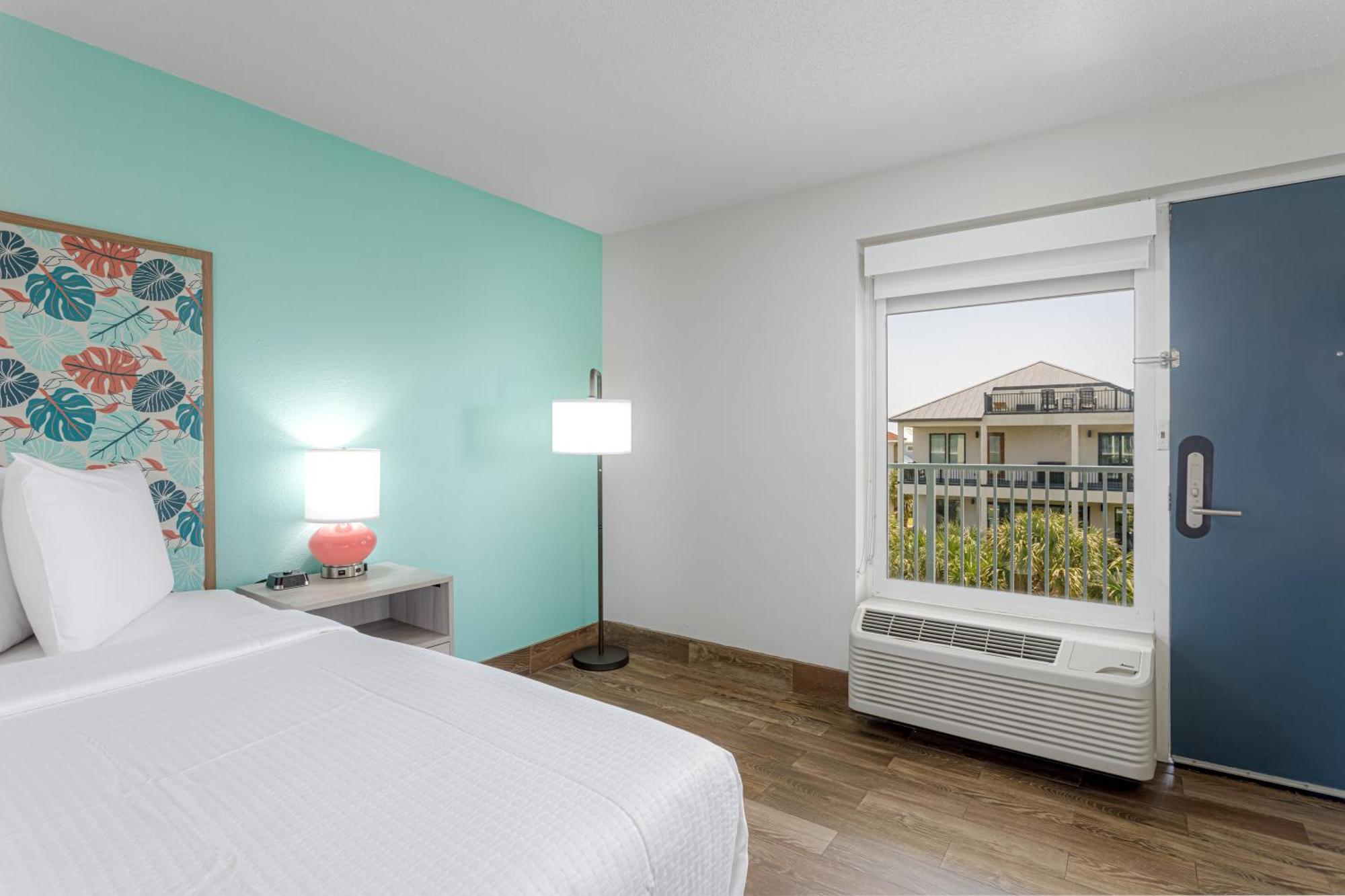 Standard King Room with Bay View