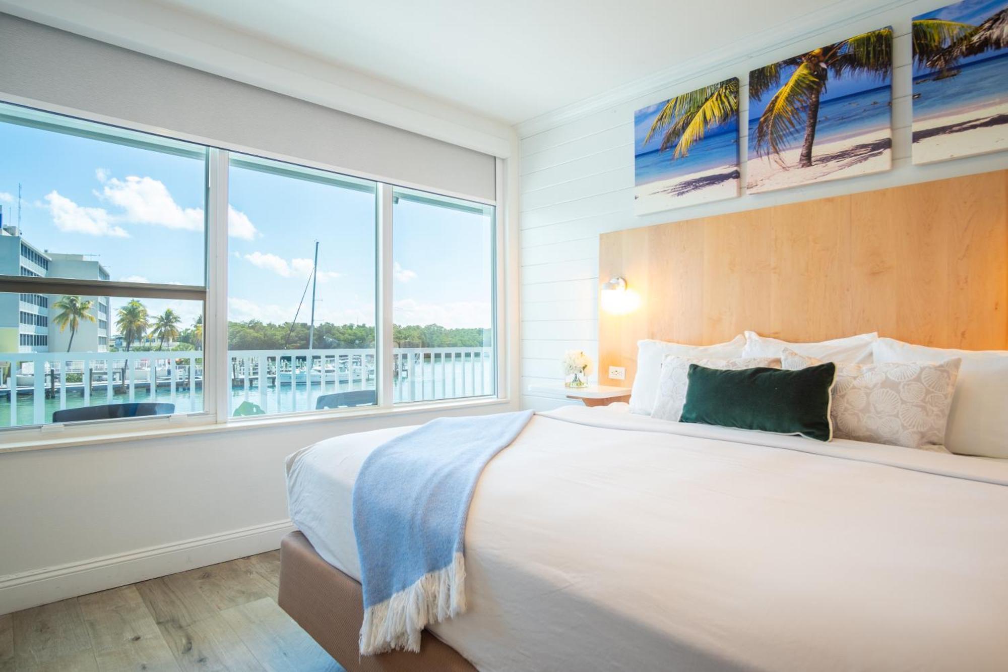 Standard King Room Waterfront