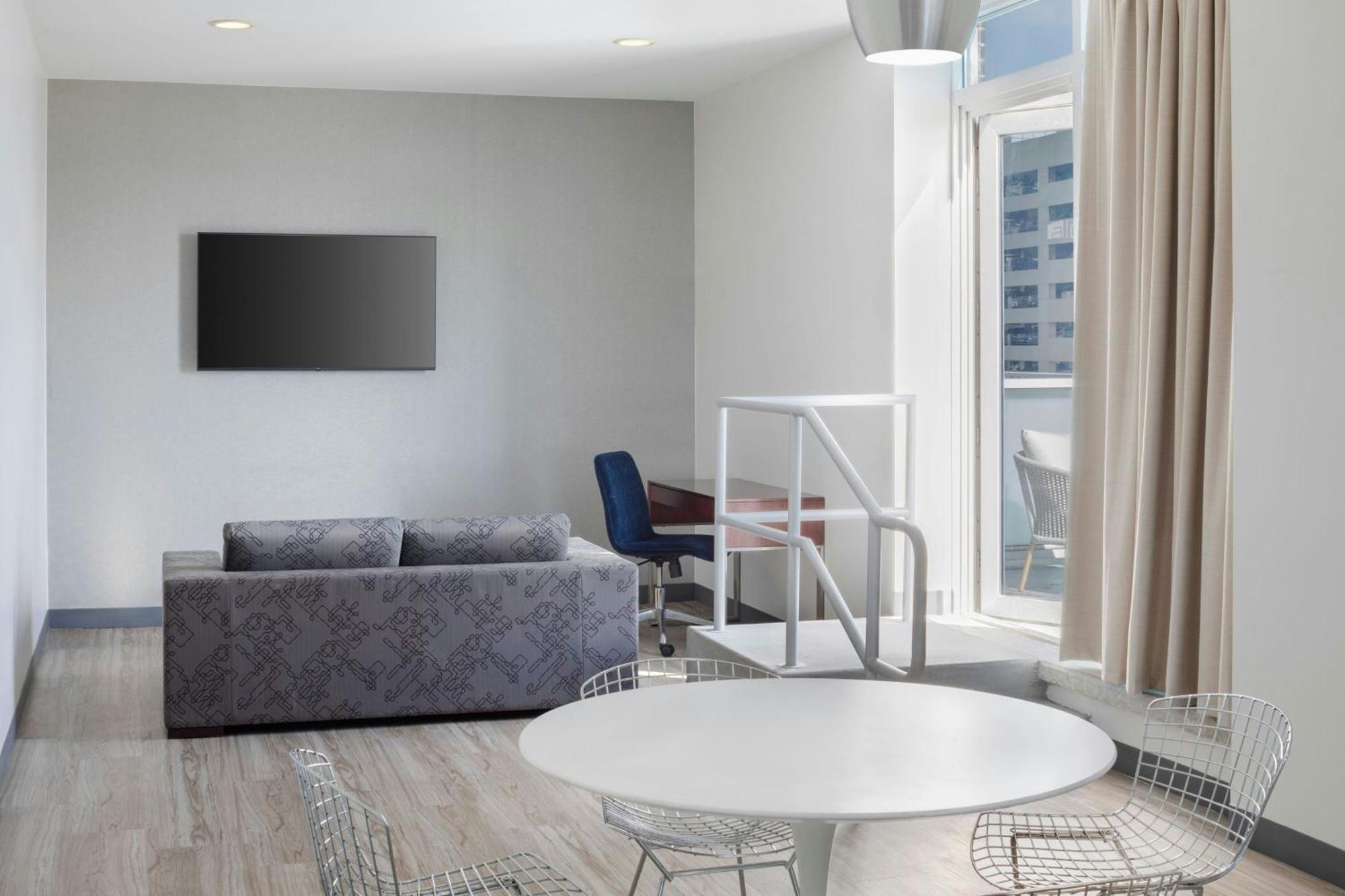 Presidential Suite, 1 King, River view, High floor, Balcony,1660313559:JPEG