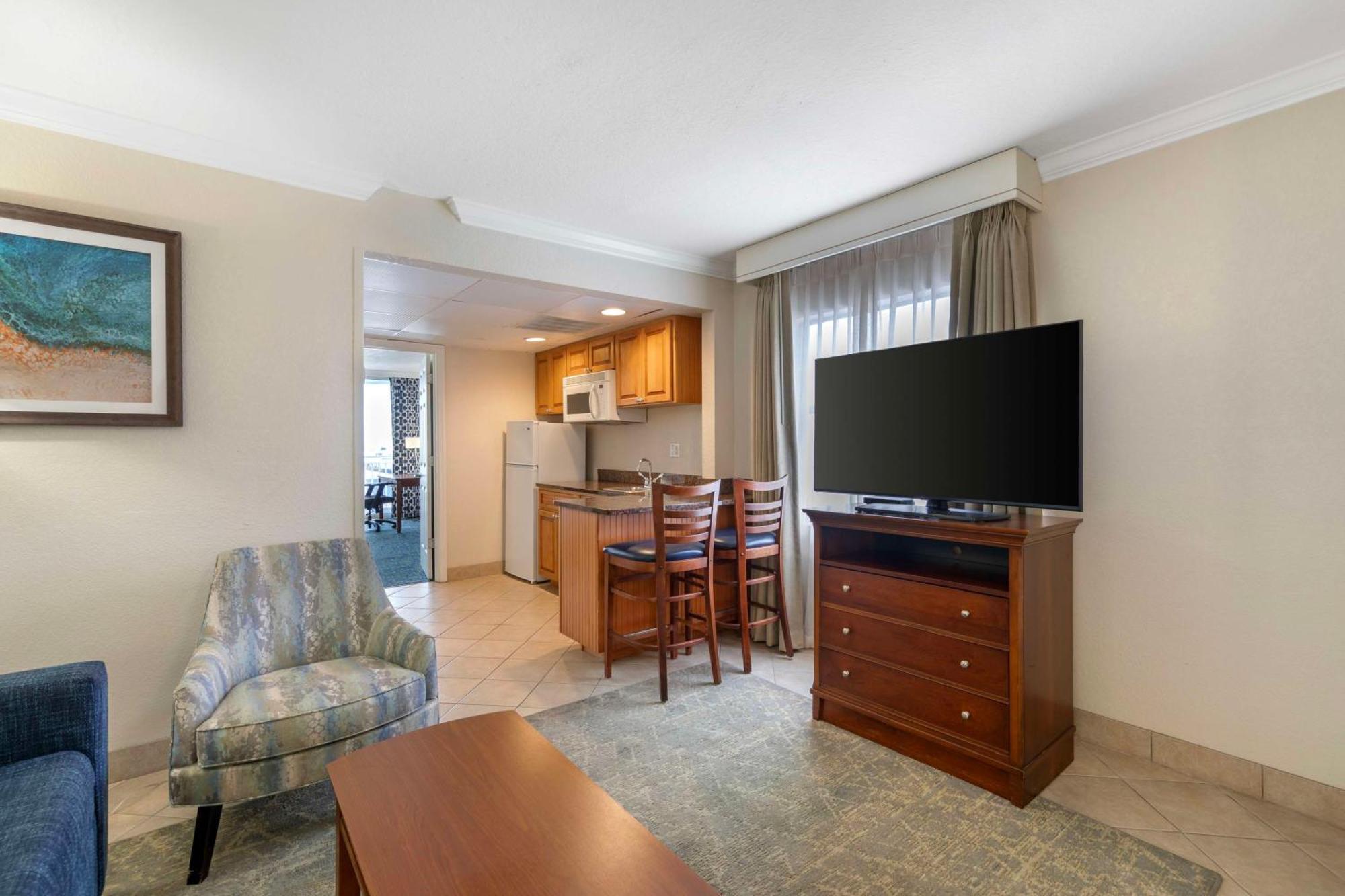 Familiensuite mit 1 Kingsize-Bett und Küchenzeile