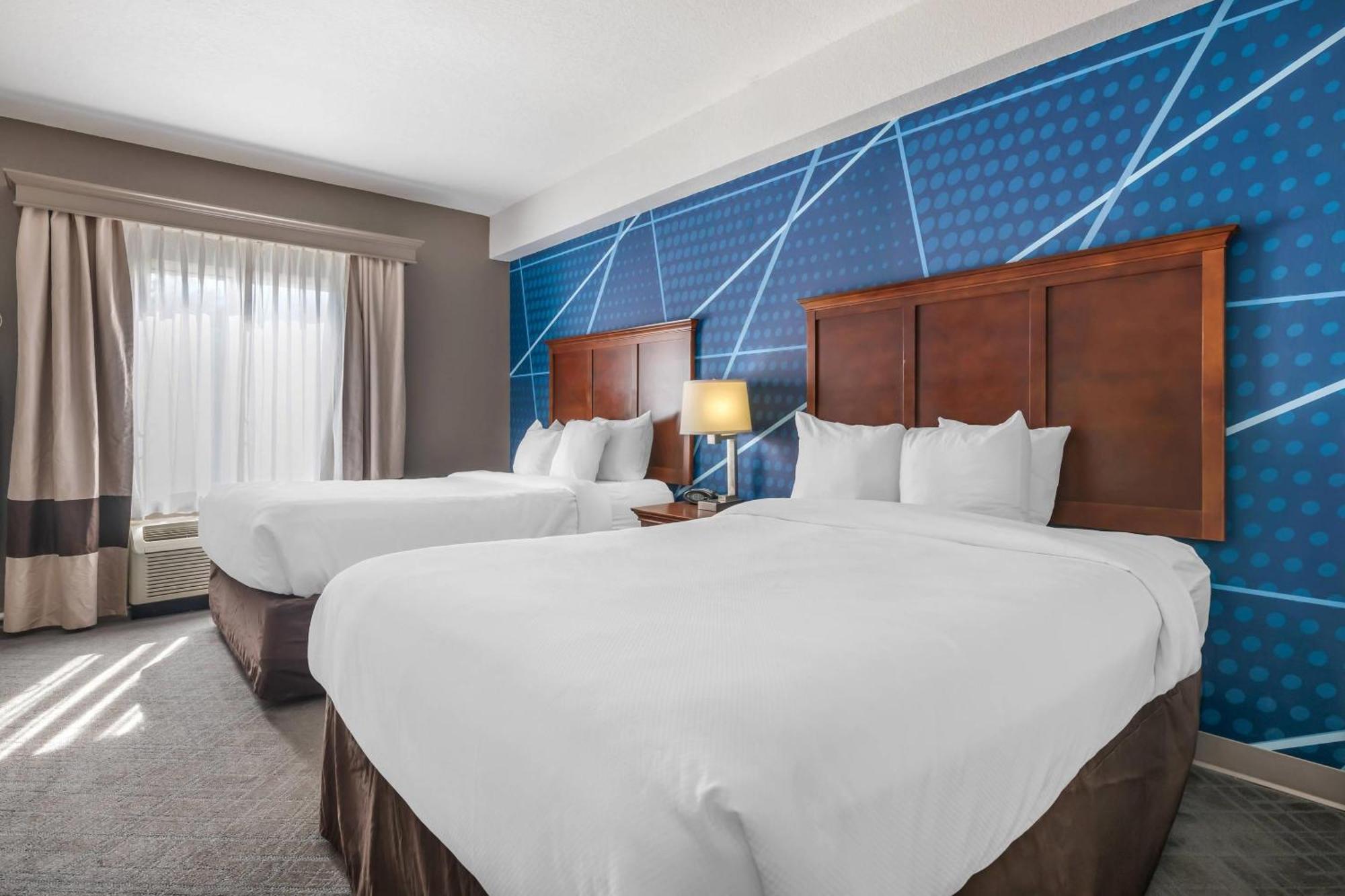 Queen Suite with Two Queen Beds - Non-Smoking