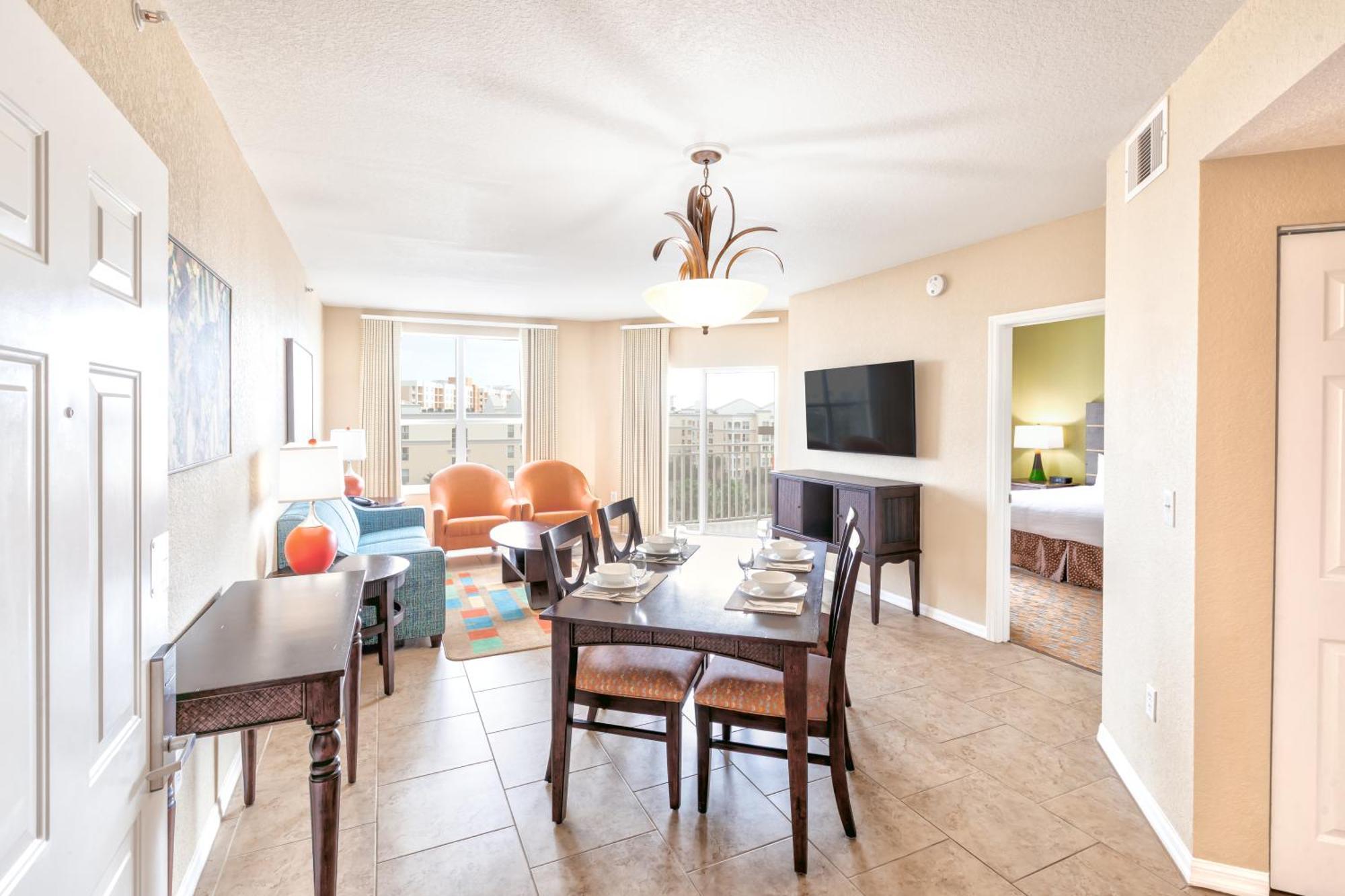 King Suite, Pool View, Kitchnette