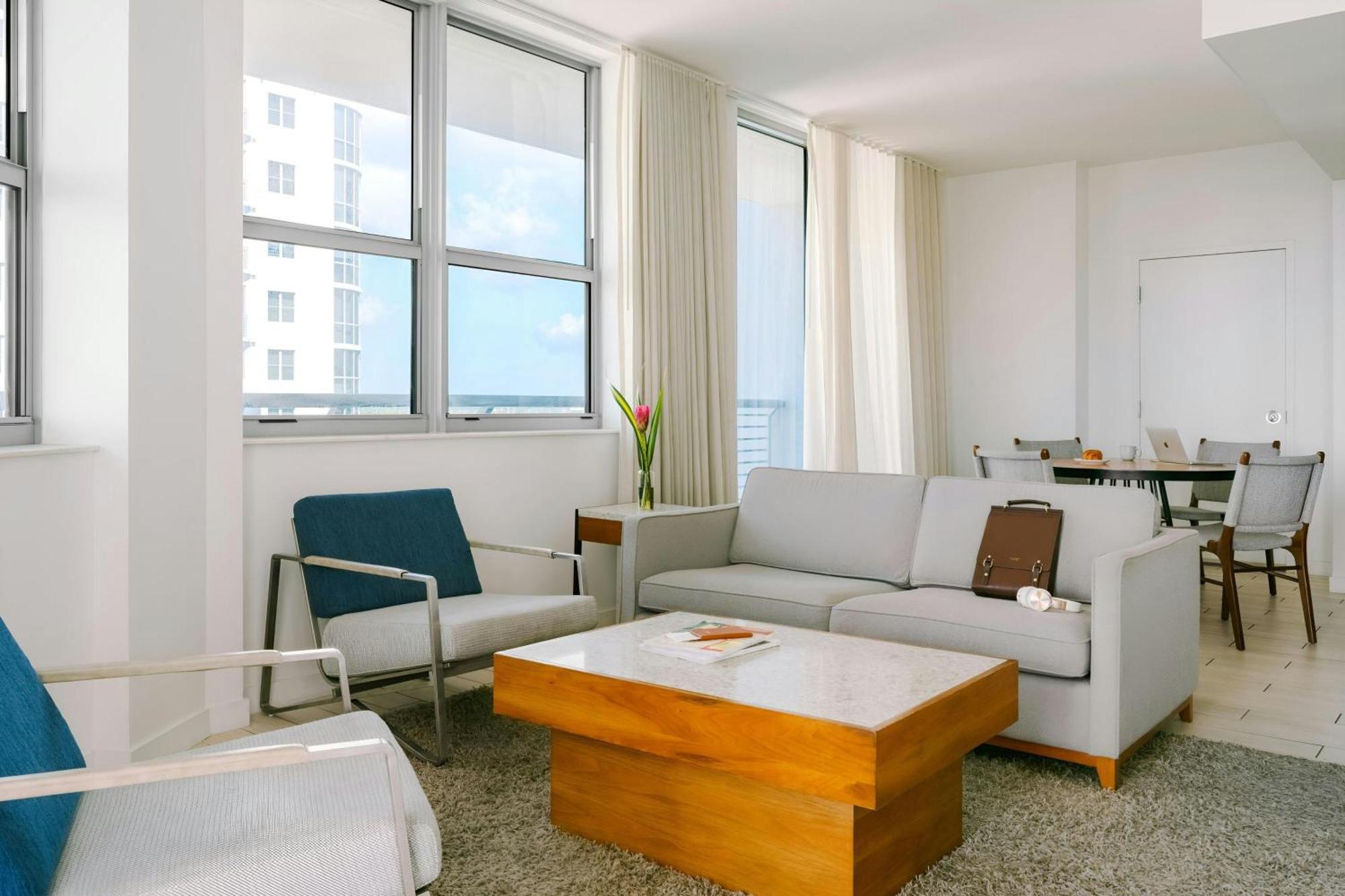 Spacious King Suite Sofa Bed Balcony,1670766185:JPEG