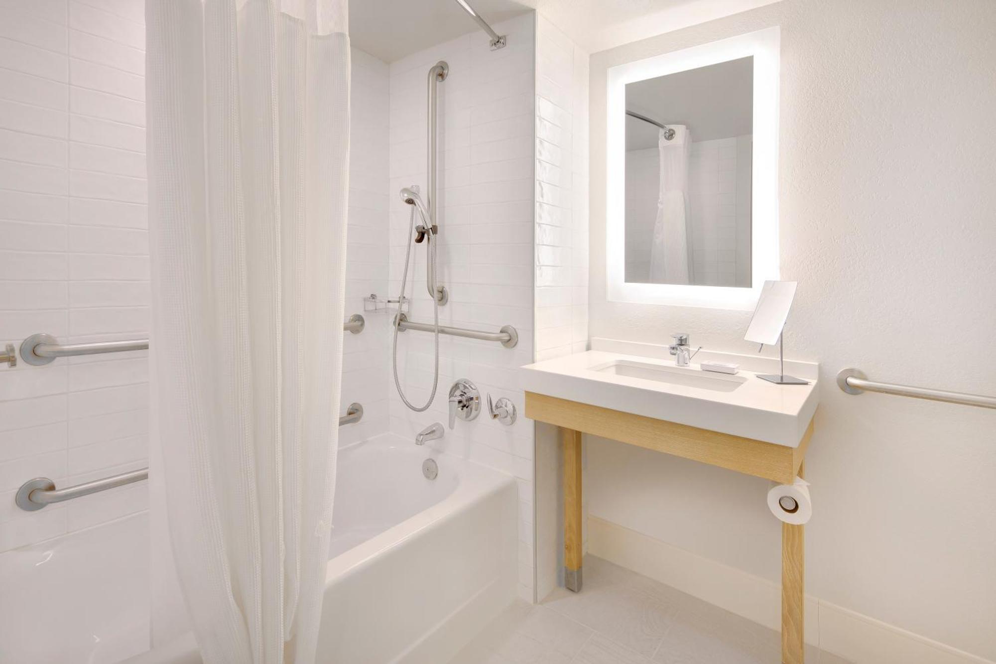 King Room Balcony Adapted Tub Mobility Accessible