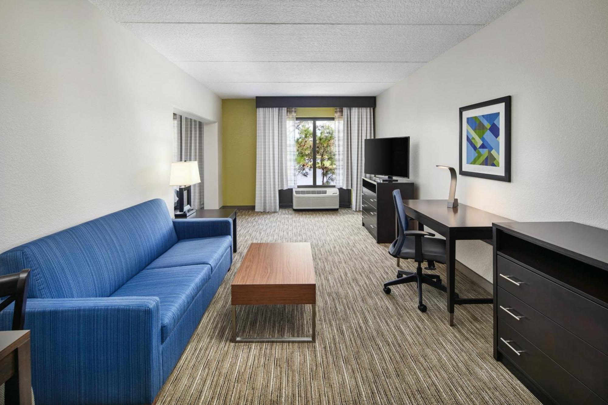 King Suite with Golf Course View,1679605259:JPEG