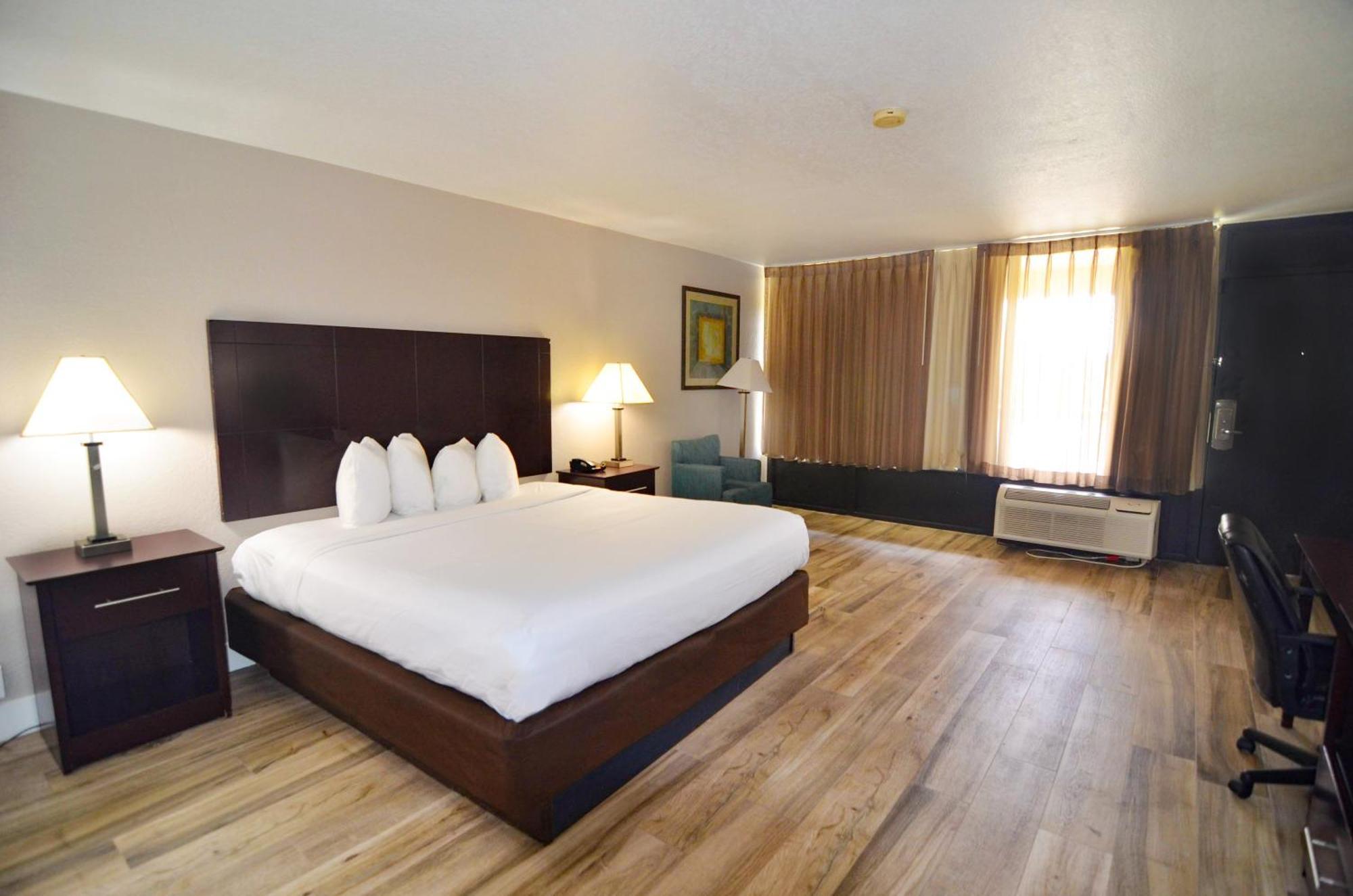 Kamer met Kingsize Bed - Geschikt voor Gasten met een Lichamelijke Beperking/Rookvrij