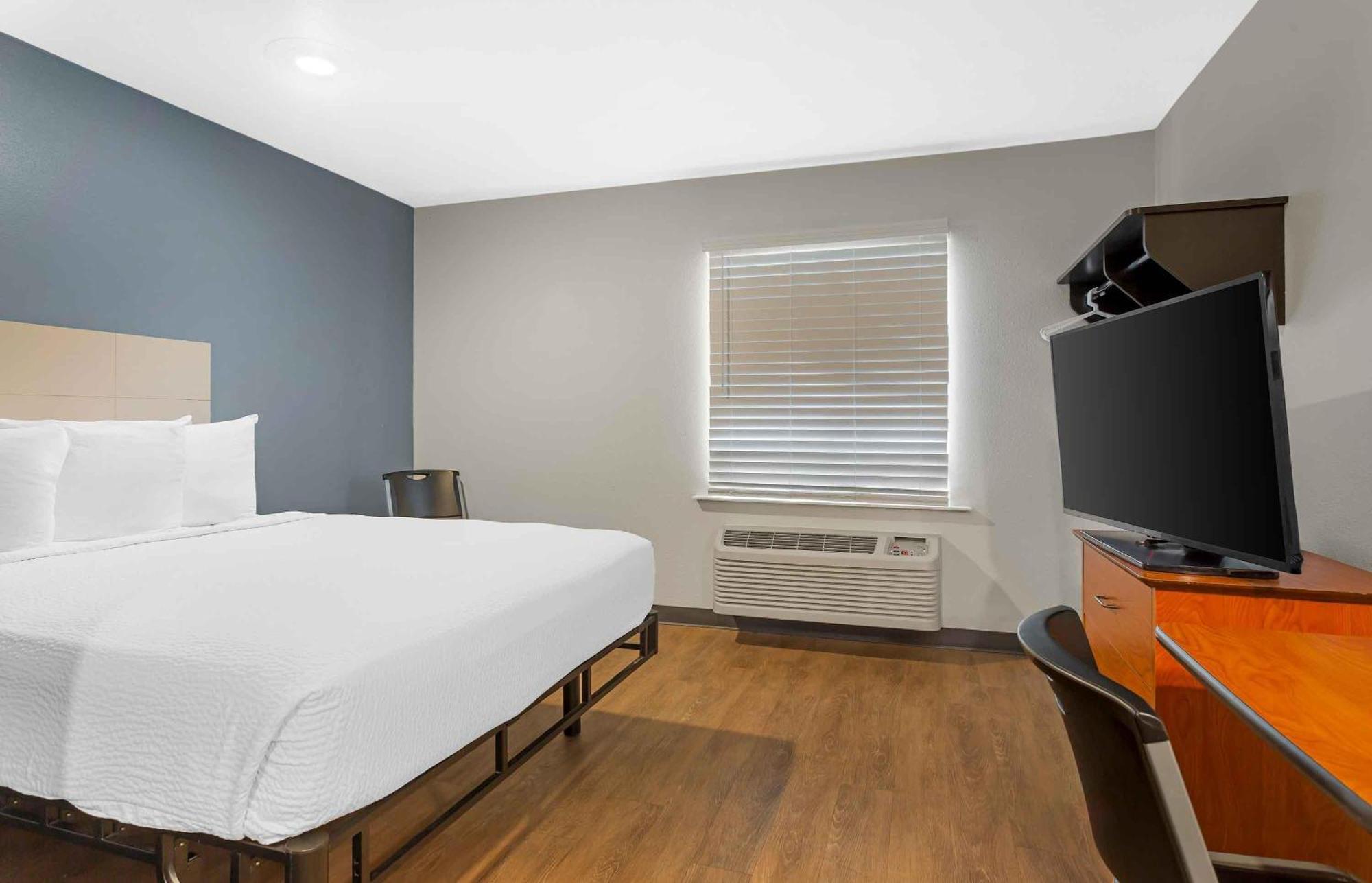 1 Full Bed | ADA or Tub or Smoking or Kitchen