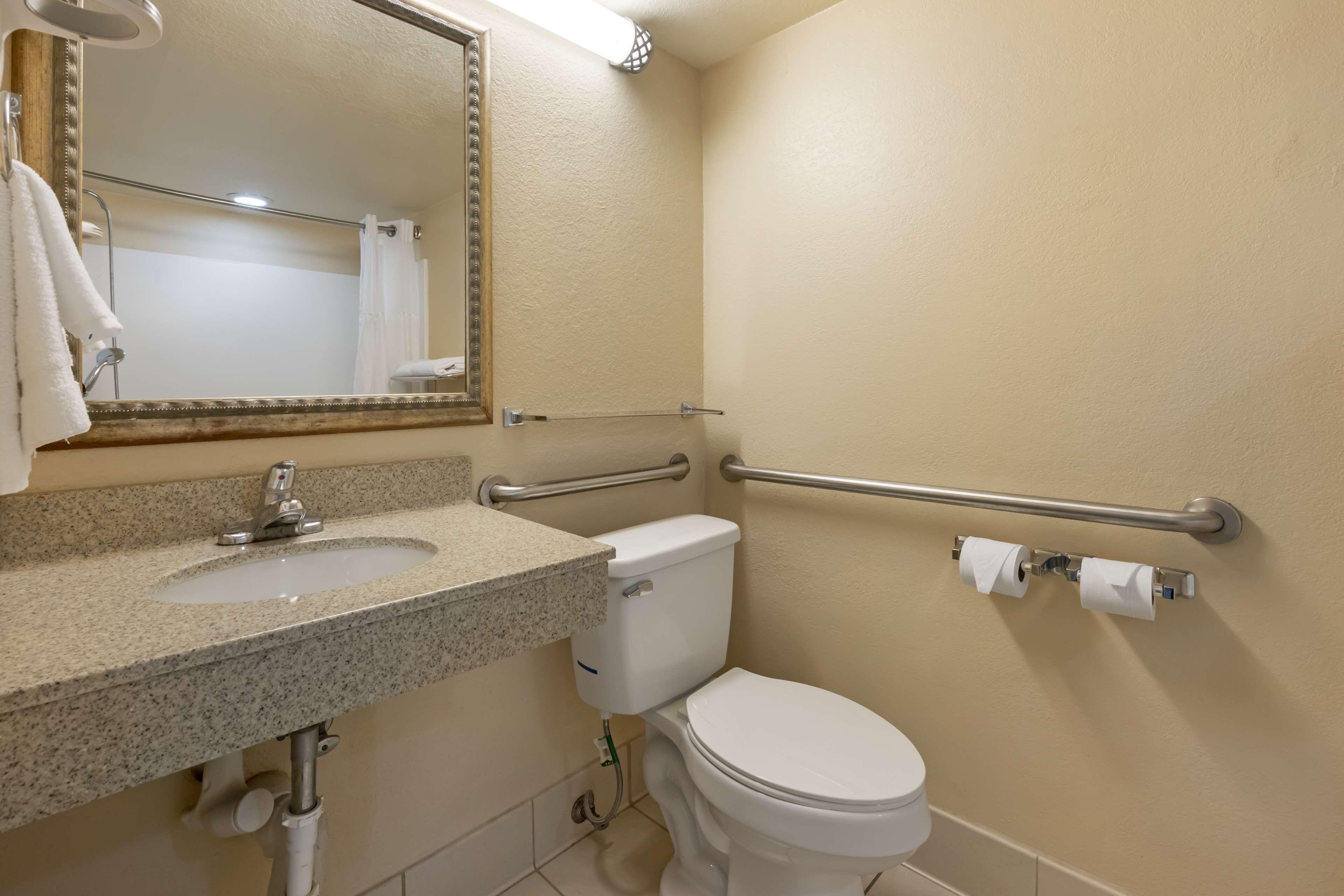 King Room Roll Shower Balcony Non-Smoking or Disability Access