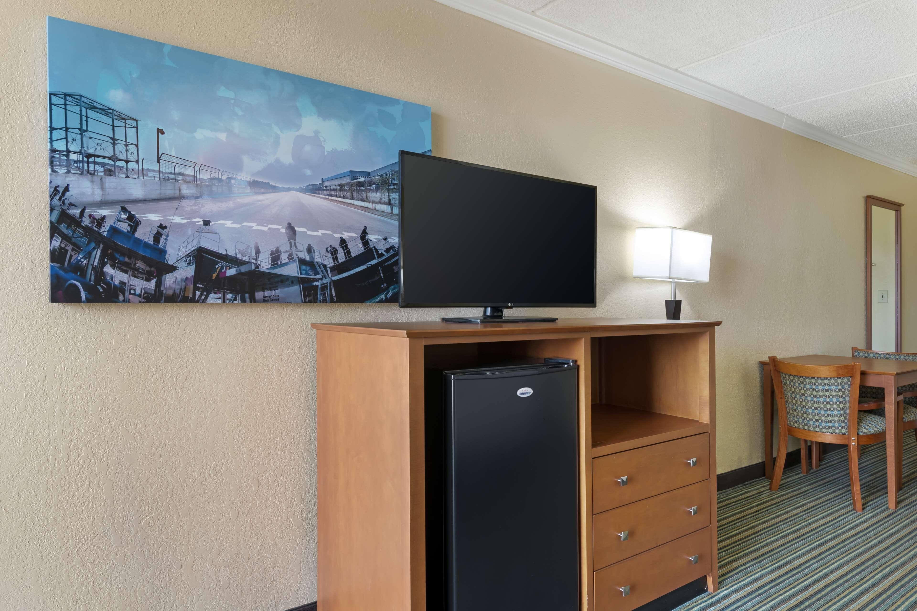 King Room Roll Shower Balcony Non-Smoking or Disability Access