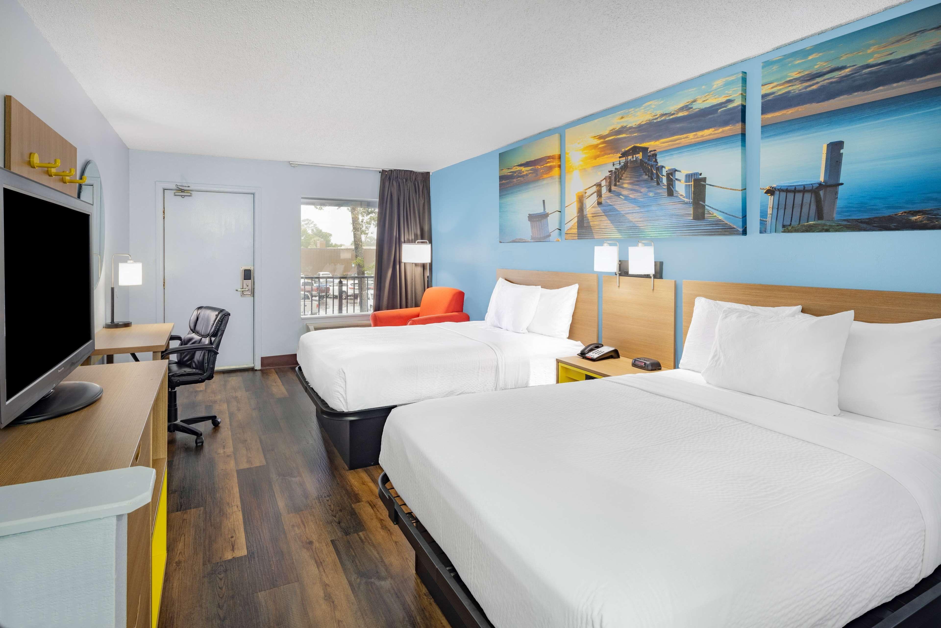 Double Room with Two Double Beds - Non-Smoking