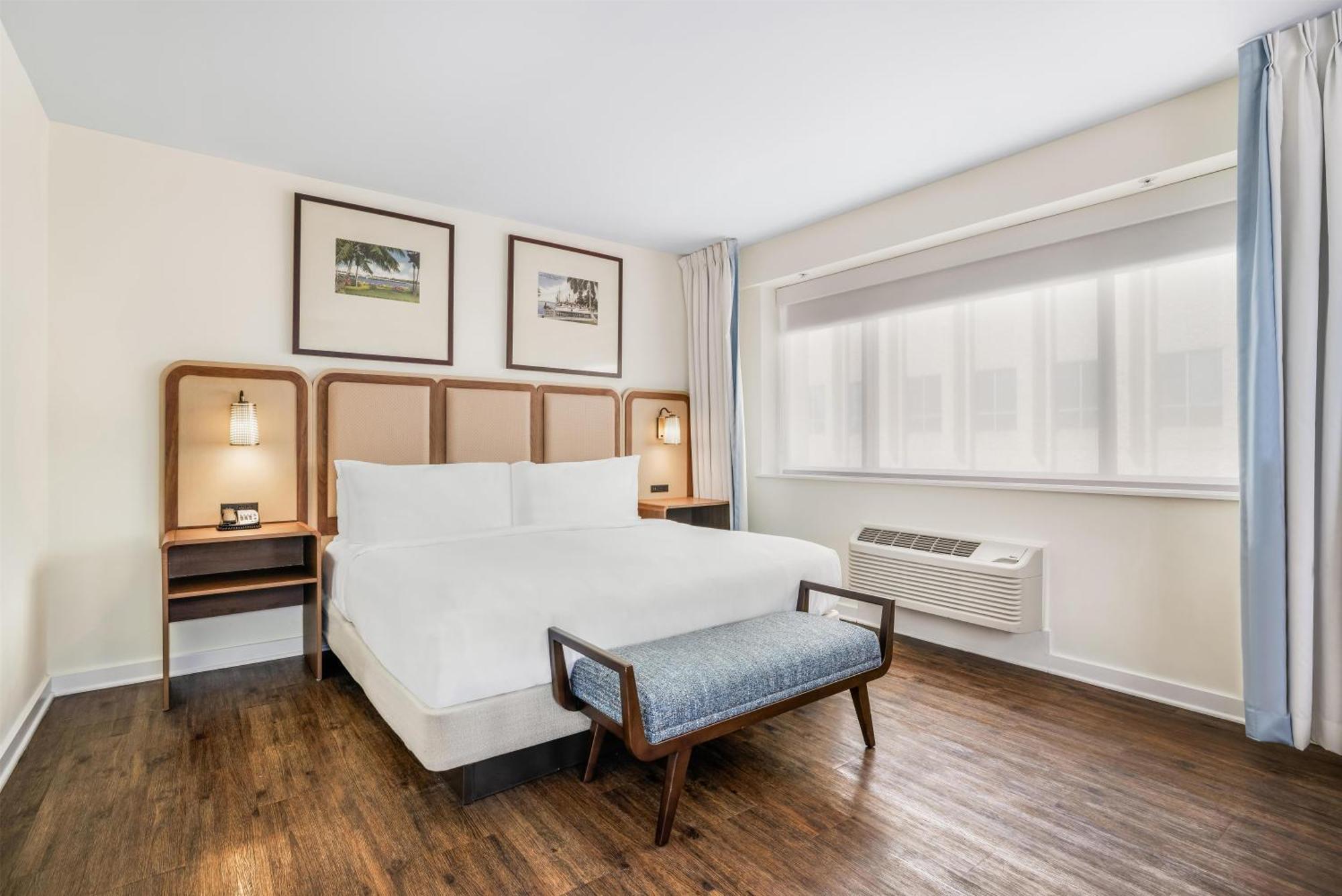 Deluxe King Room
