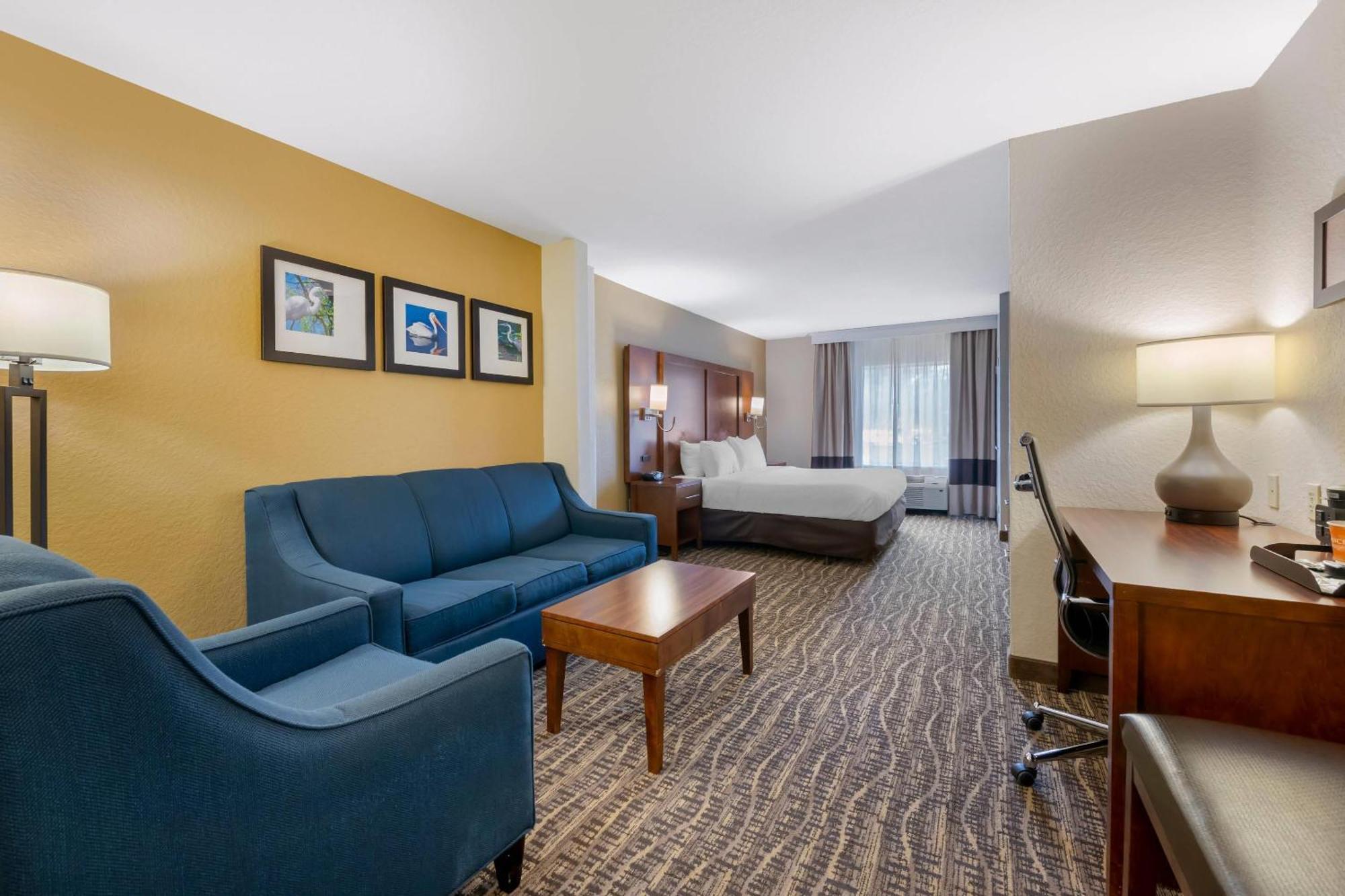 King Suite with Sofa Bed - Non-Smoking,1746931388:JPEG