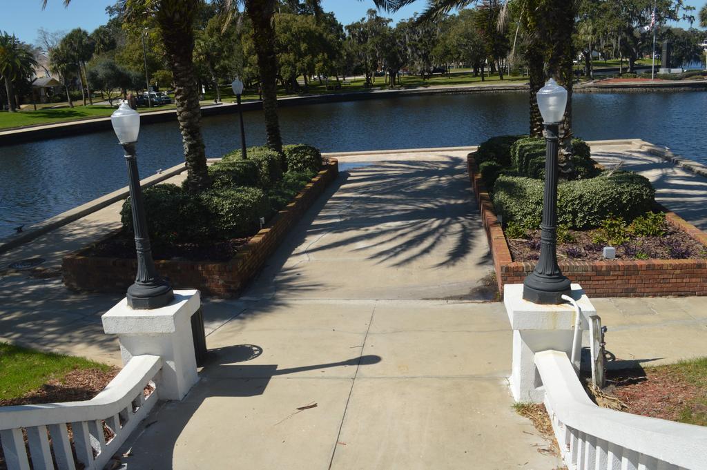 Studio Lake View