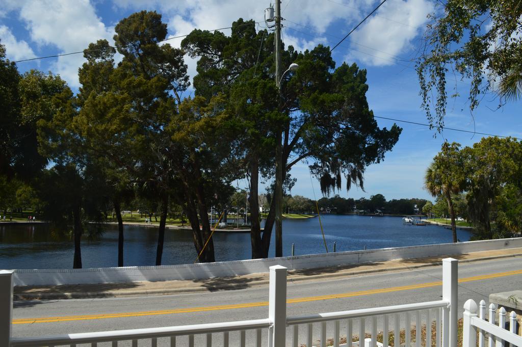 Studio Lake View