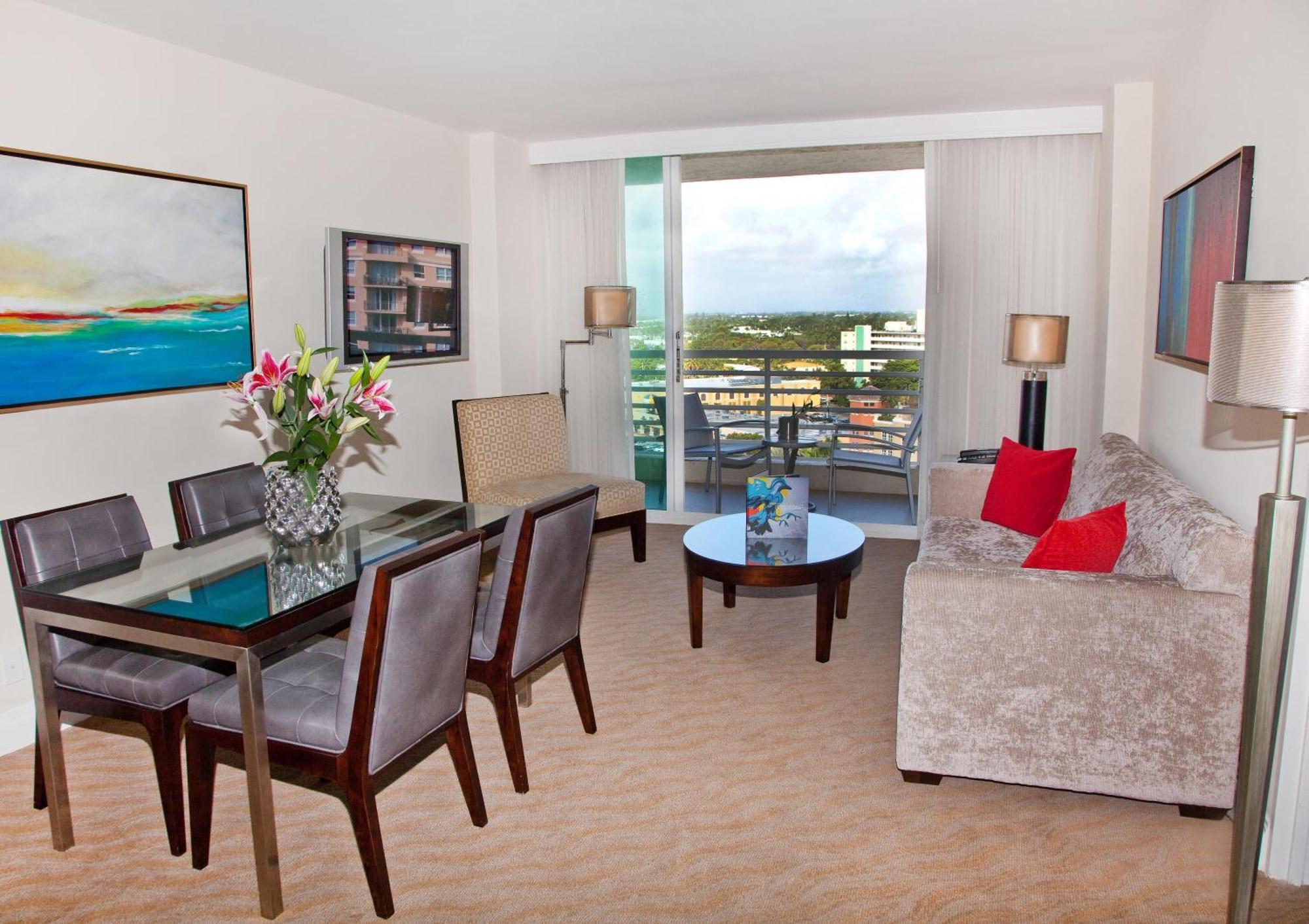 Queen Suite Balcony Pool View