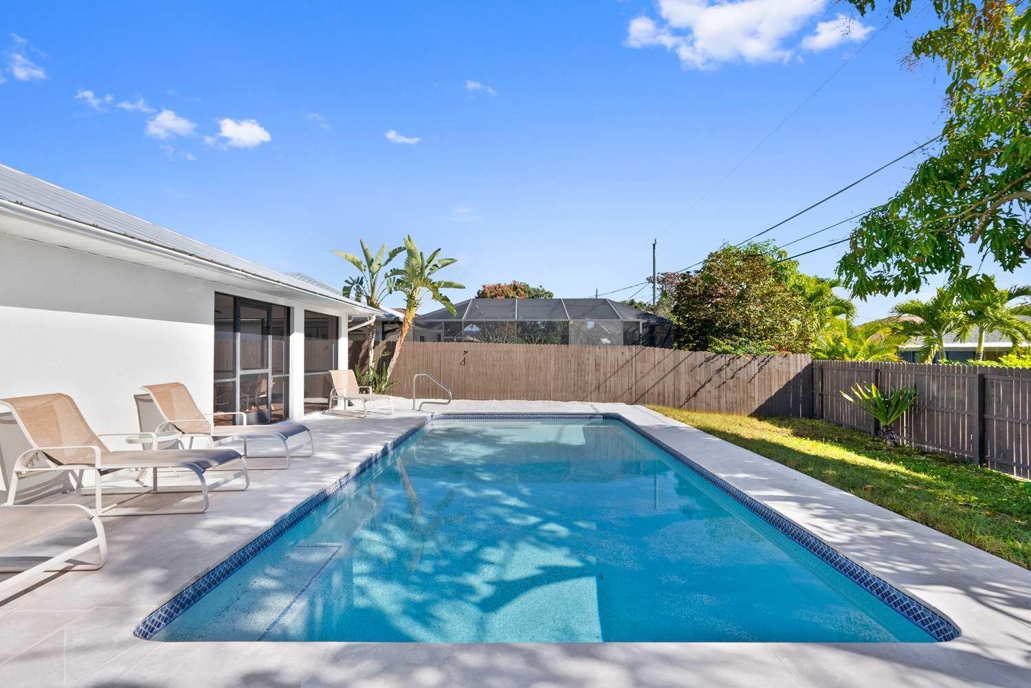 Three-Bedroom House,1742916503:JPEG