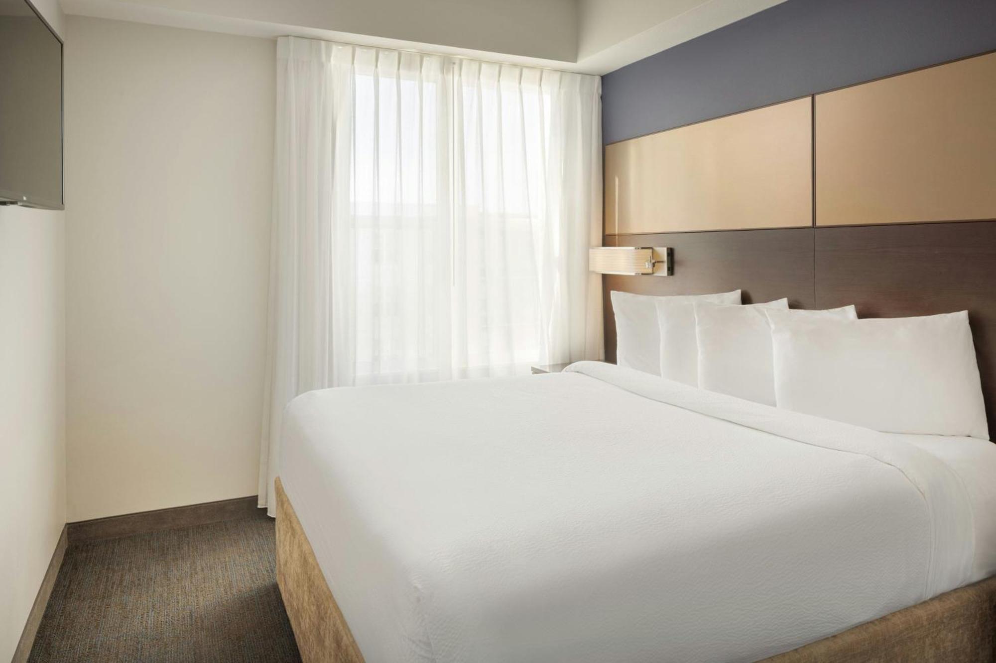 One-Bedroom King Suite
