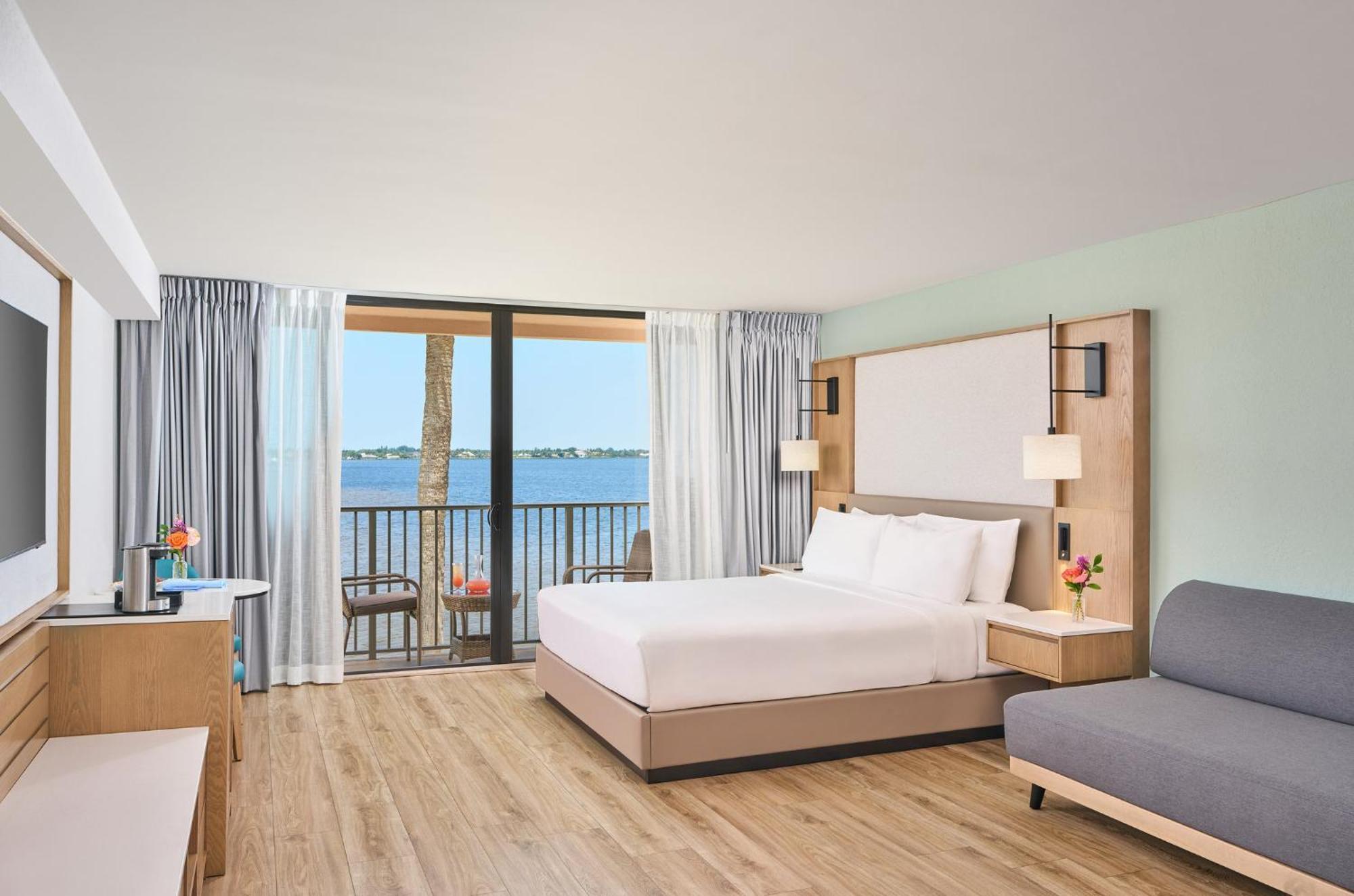 Standard King Room Water View