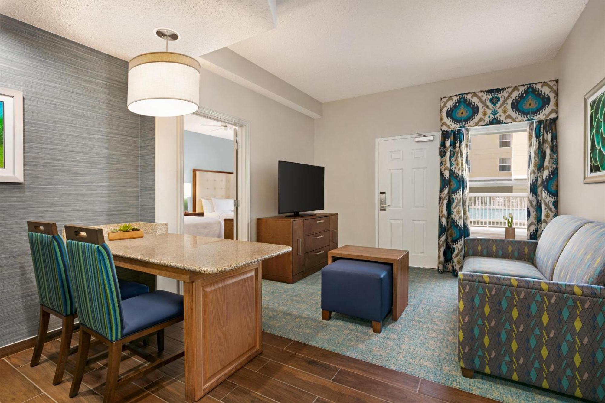 King Suite Pool Side Non-Smoking