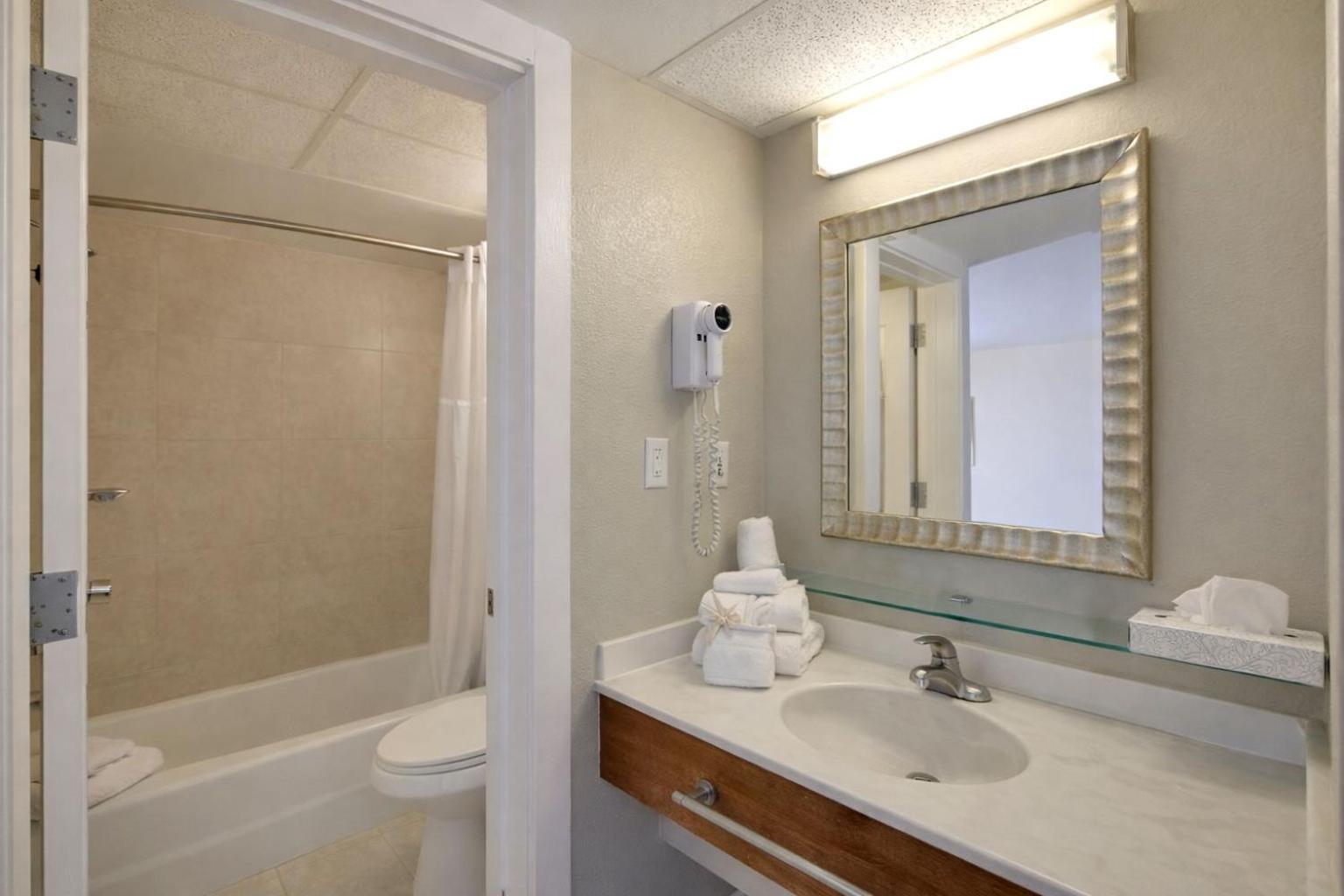 Quadruple Room with Two Double Beds - Non-Smoking,1758338292:JPEG