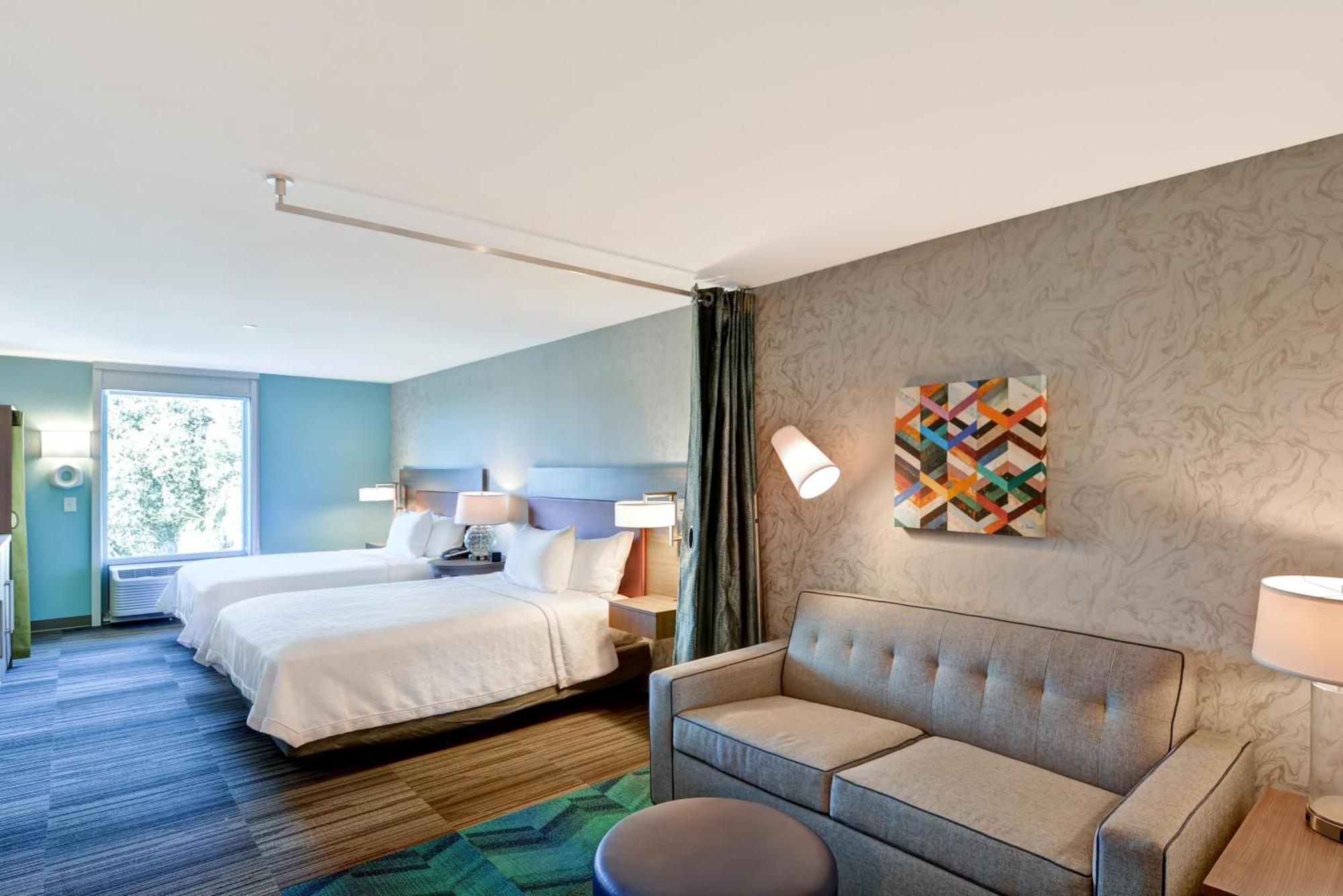 Queen Studio with Two Queen Beds and accessible bathtub - Non-Smoking,1758439643:JPEG