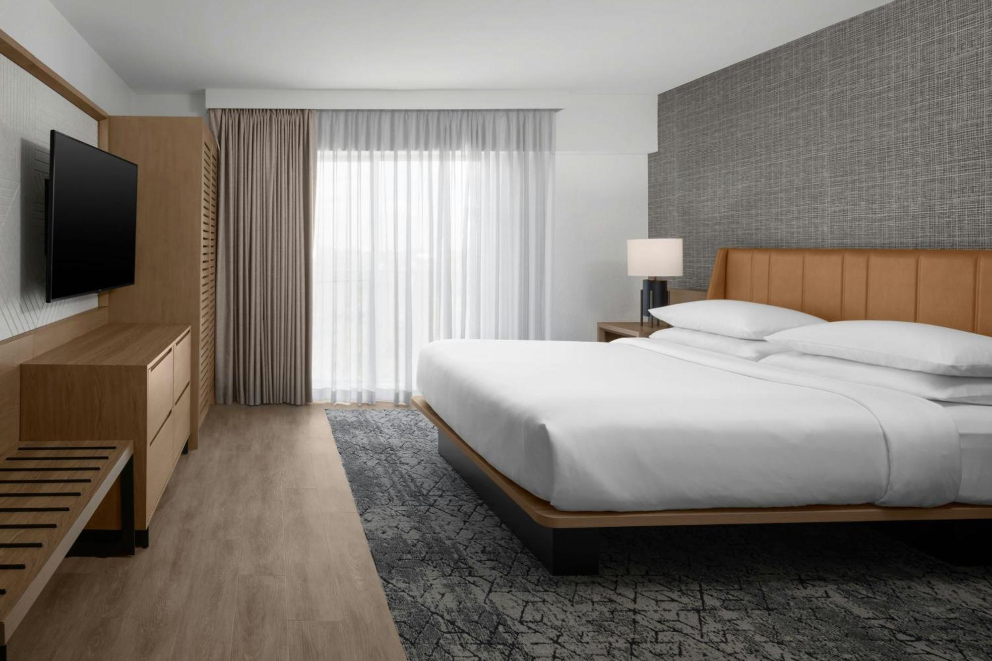 Suite, 1 King, Sofa bed,1758536596:JPEG