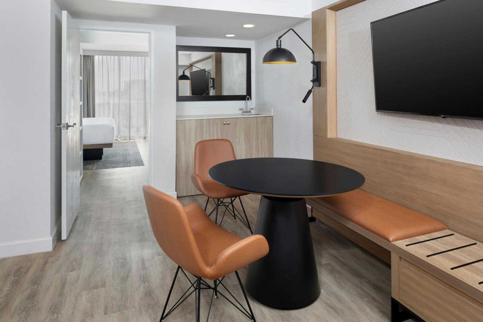 Concierge level, Suite, 1 King, Sofa bed,1758536599:JPEG