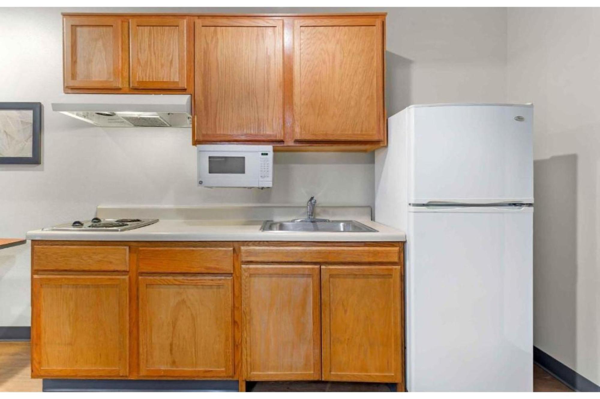 1 Full Bed | ADA or Tub or Smoking or Kitchen