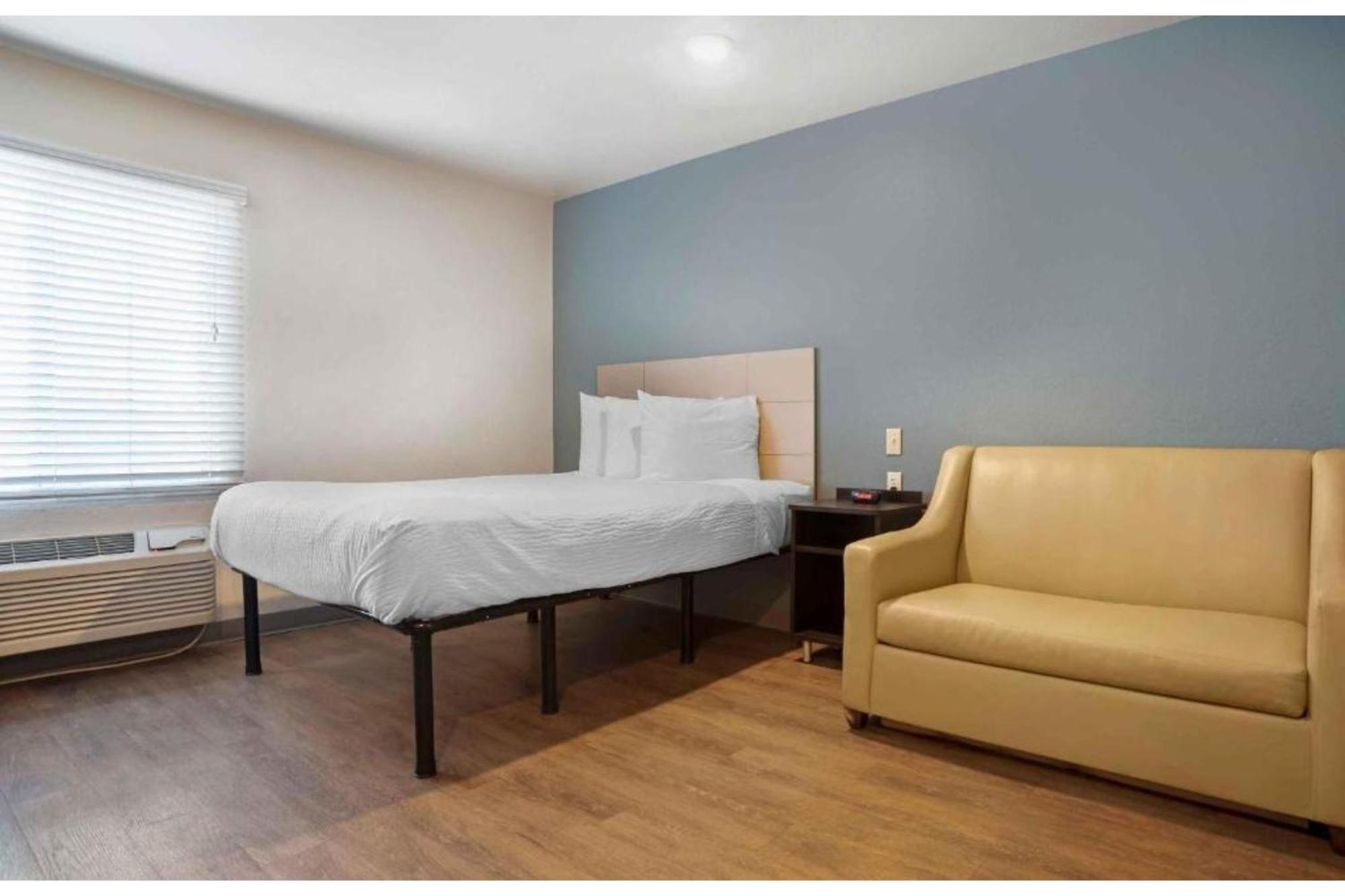1 Full Bed | ADA or Tub or Smoking or Kitchen