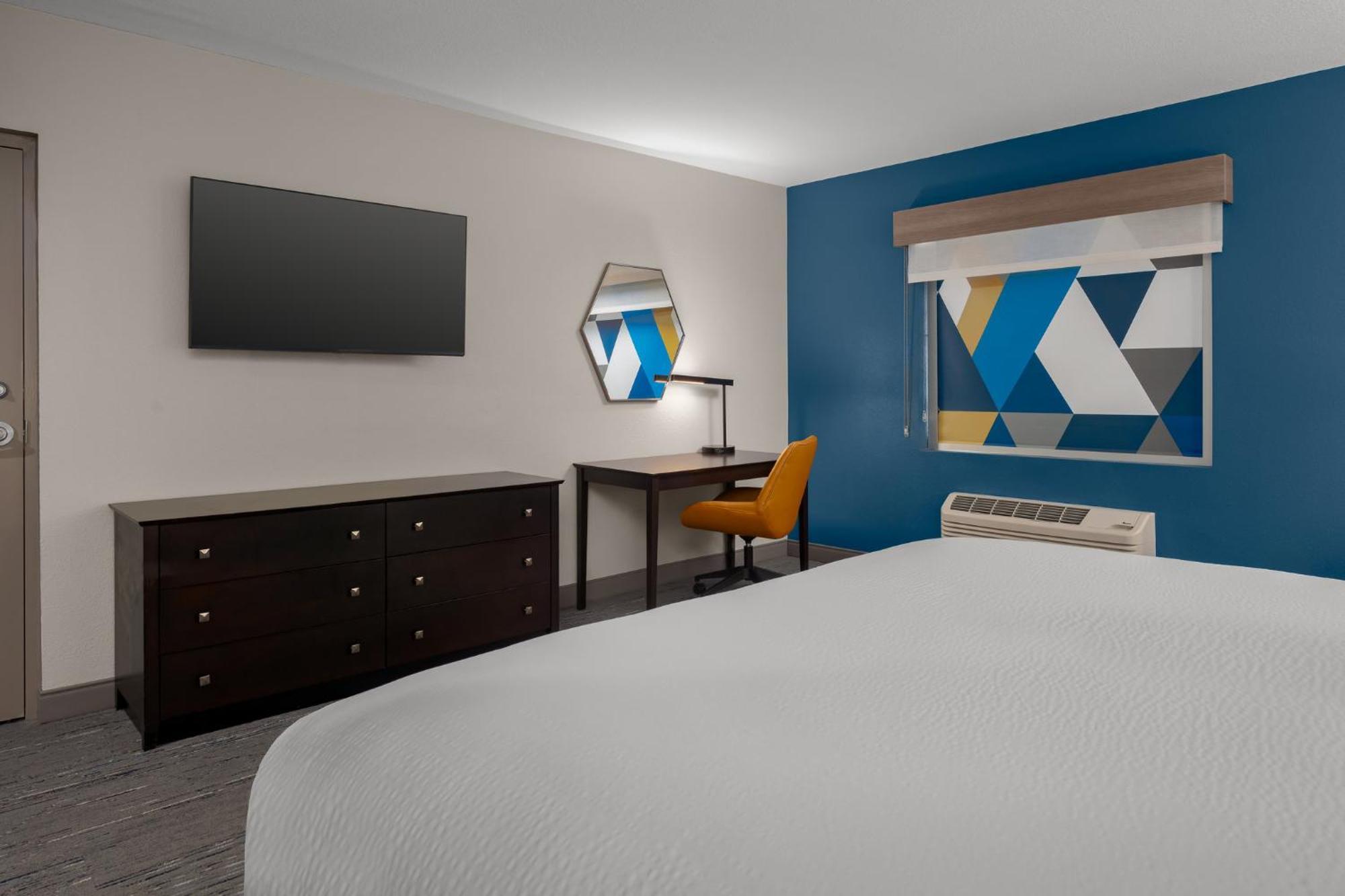 King Room - Mobility Access/Hearing Accessible