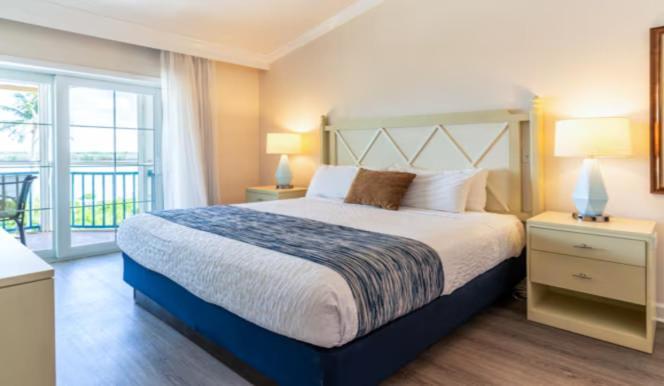 One-Bedroom King Suite